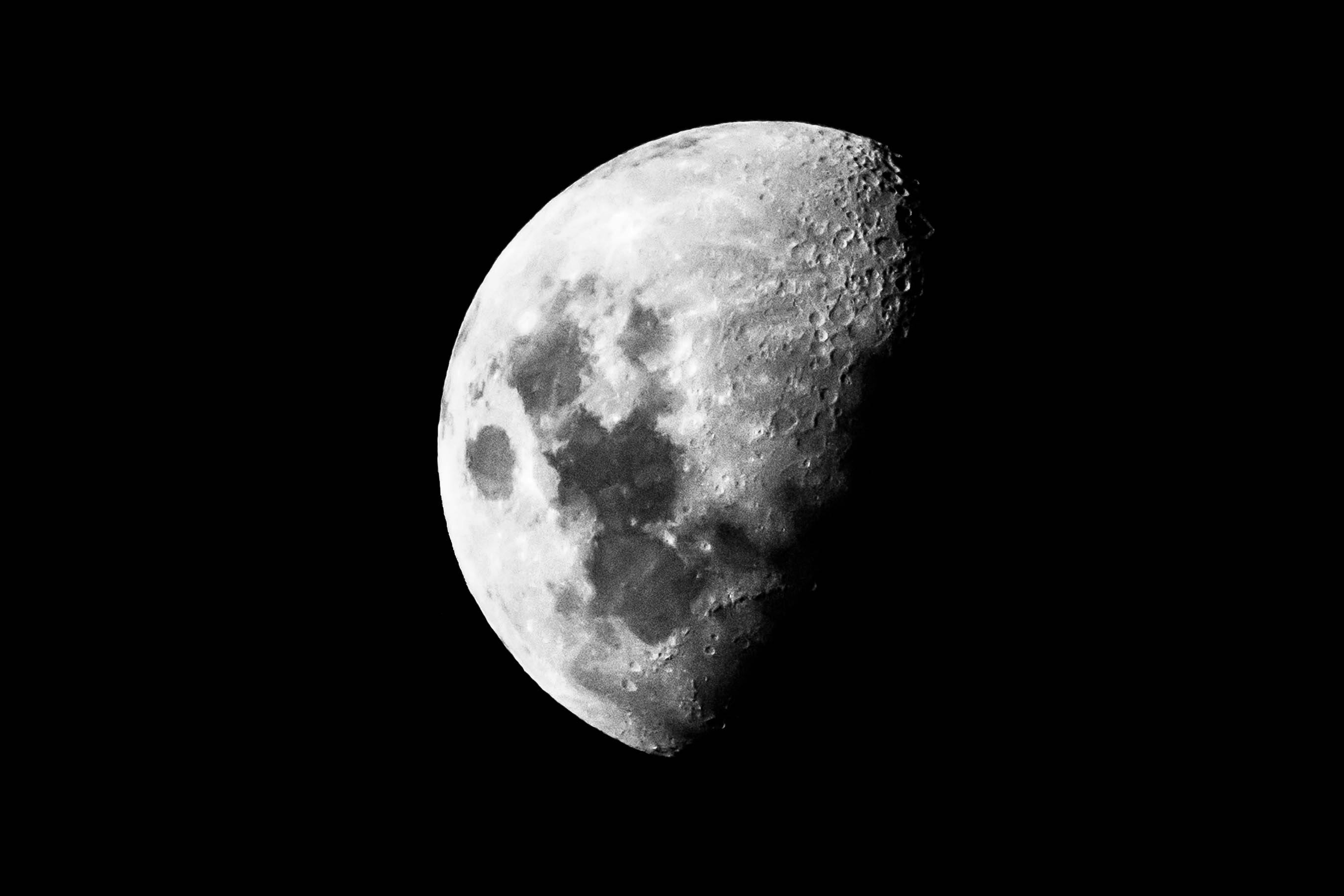 Half Moon Photo, Download The BEST