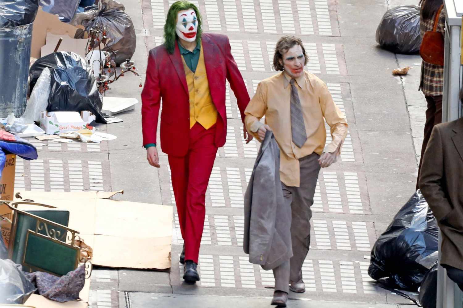 See Joaquin Phoenix Reprise Joker Role