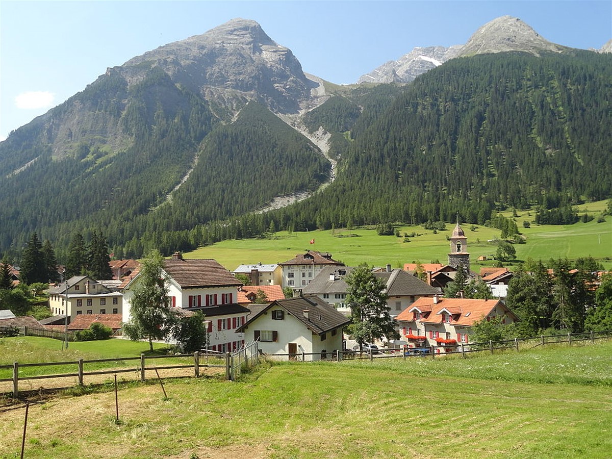 Swiss resort town 'bans' photography so