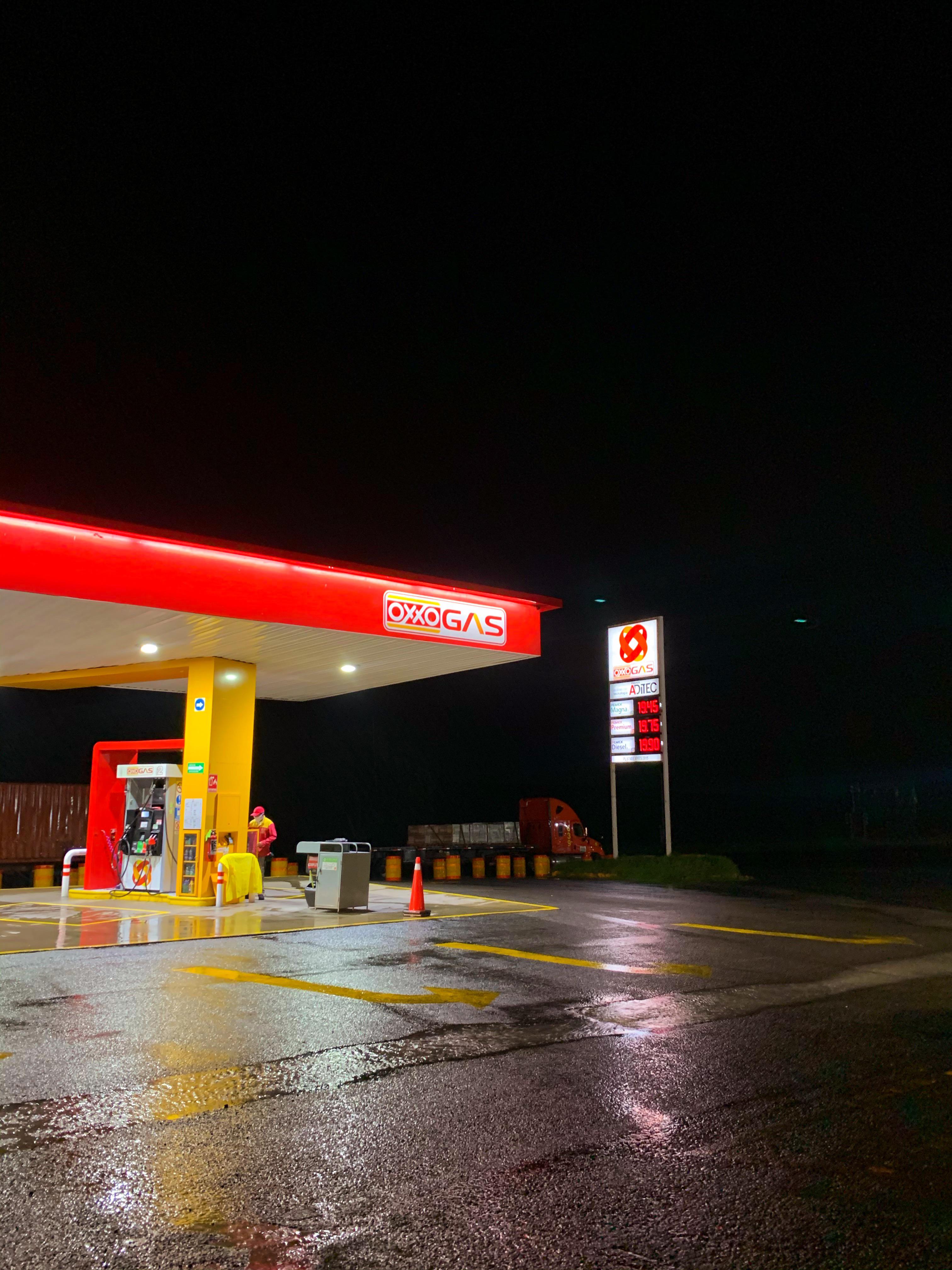 Oxxo” shot from IPhone XS Max, r
