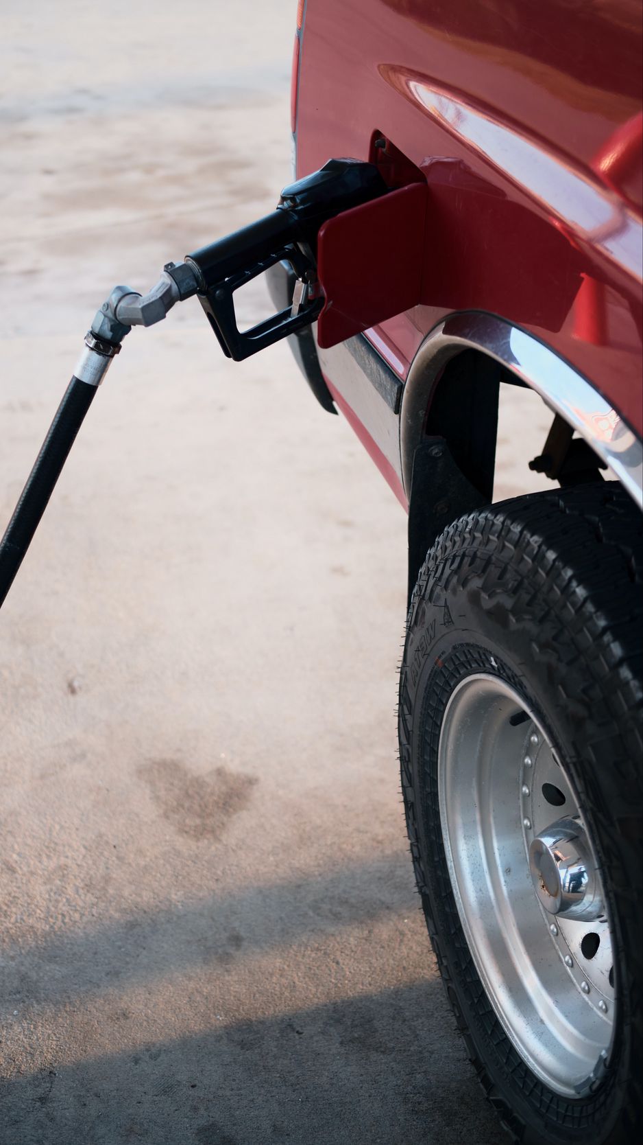 Download wallpaper 938x1668 car, gas