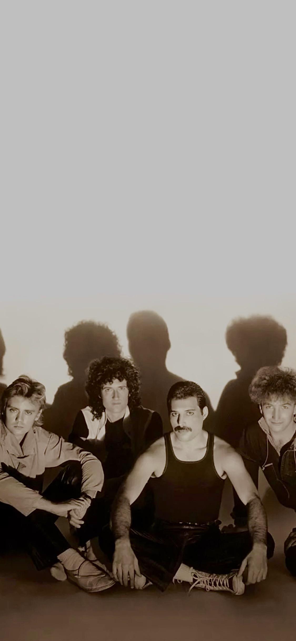 wallpaper based on Queen album covers