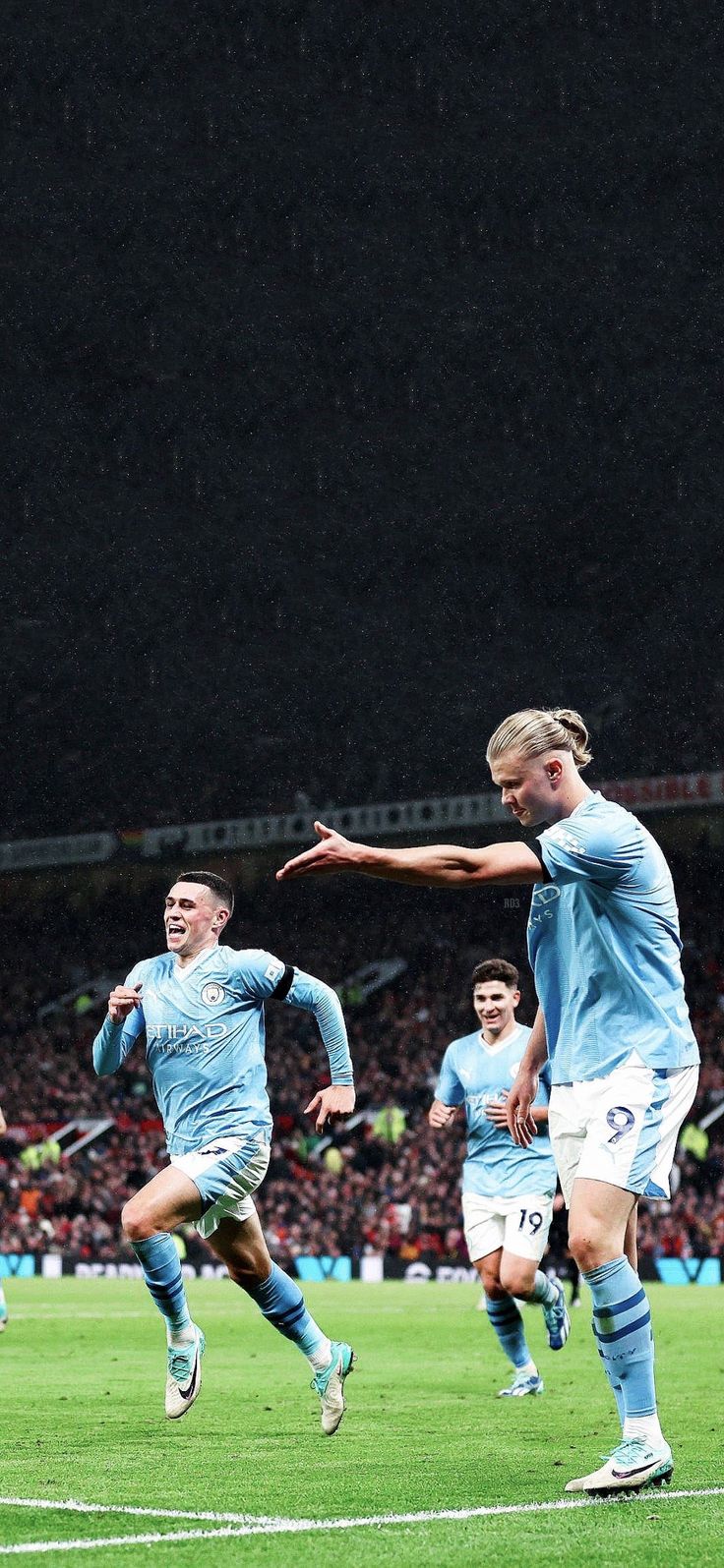 Erling Haaland and Phil Foden 4k