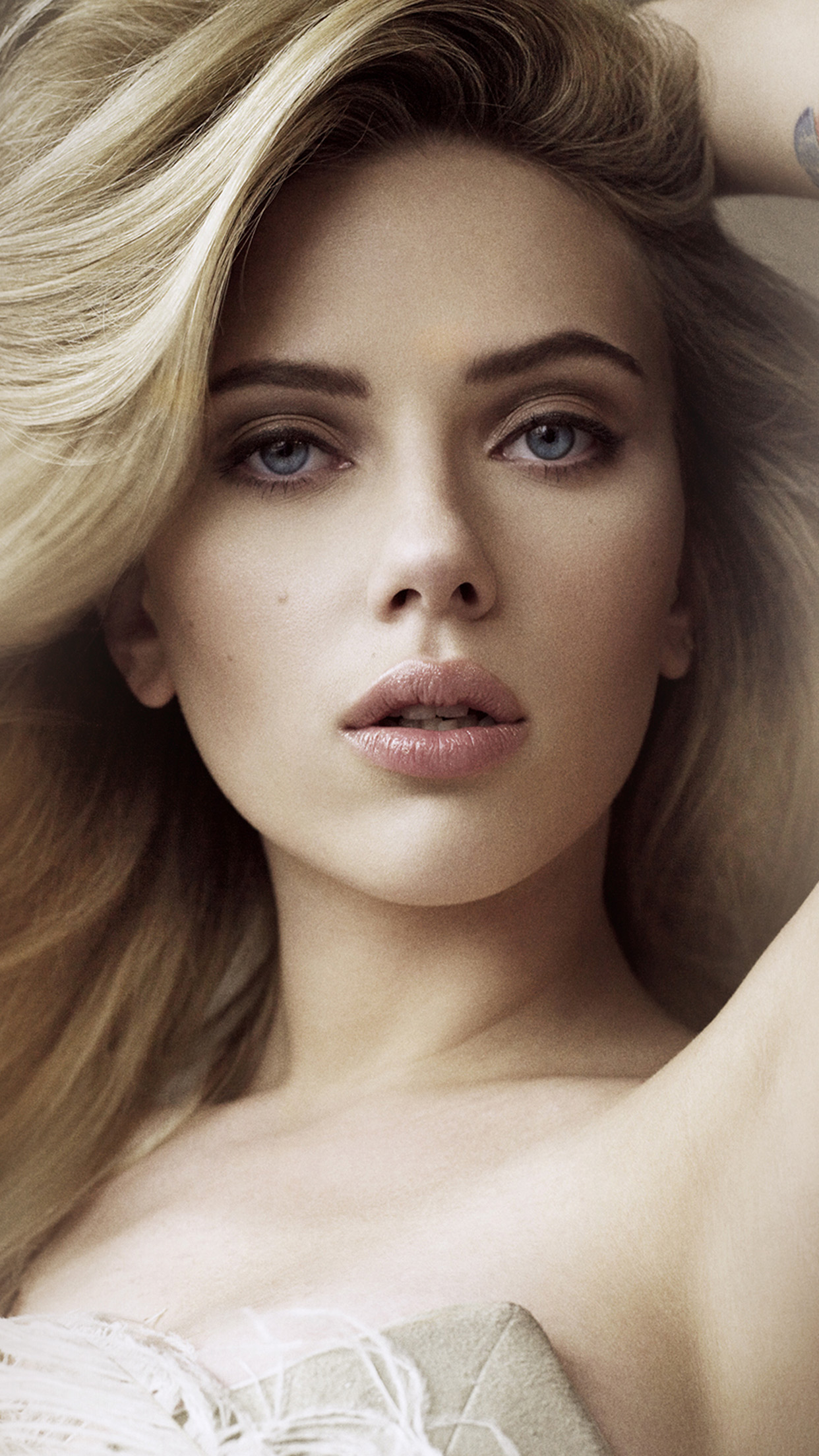 Scarlett Johanson Girl Film