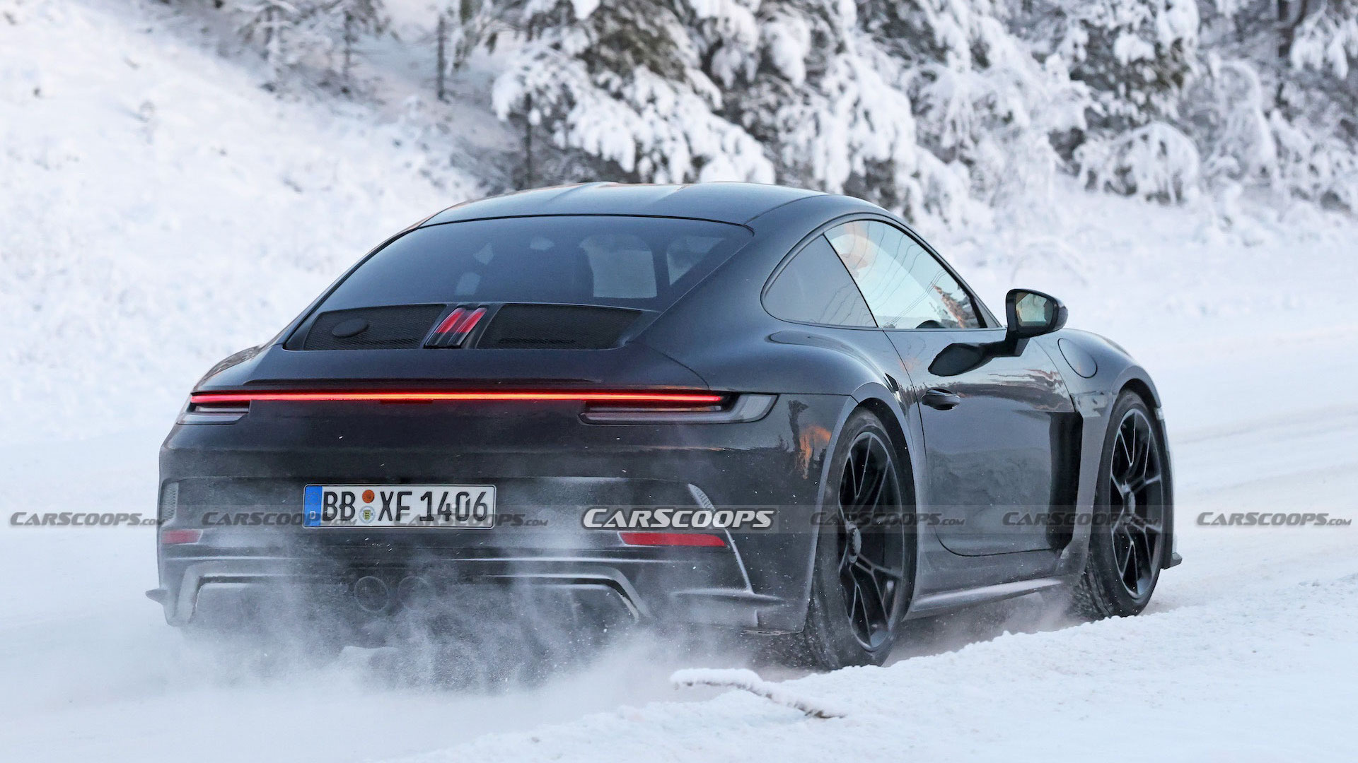 Porsche 911 ST Perfects Its Winter Game