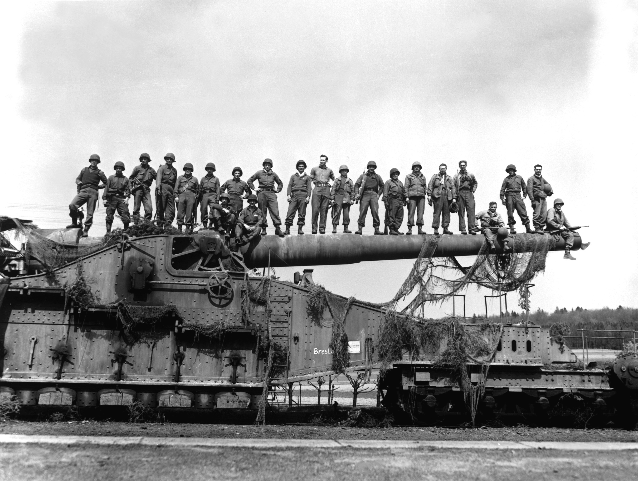 A captured railway gun