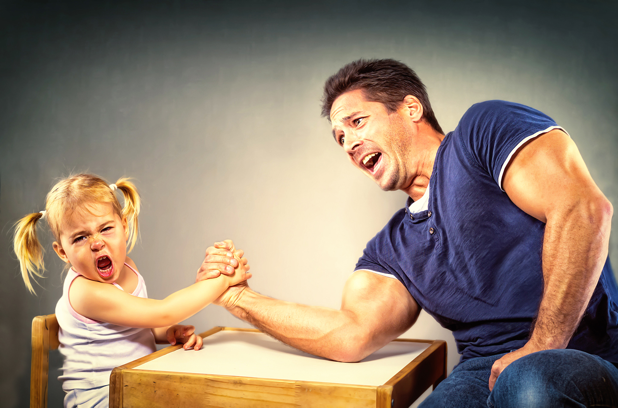 Wallpaper girl, Arm Wrestling, dad