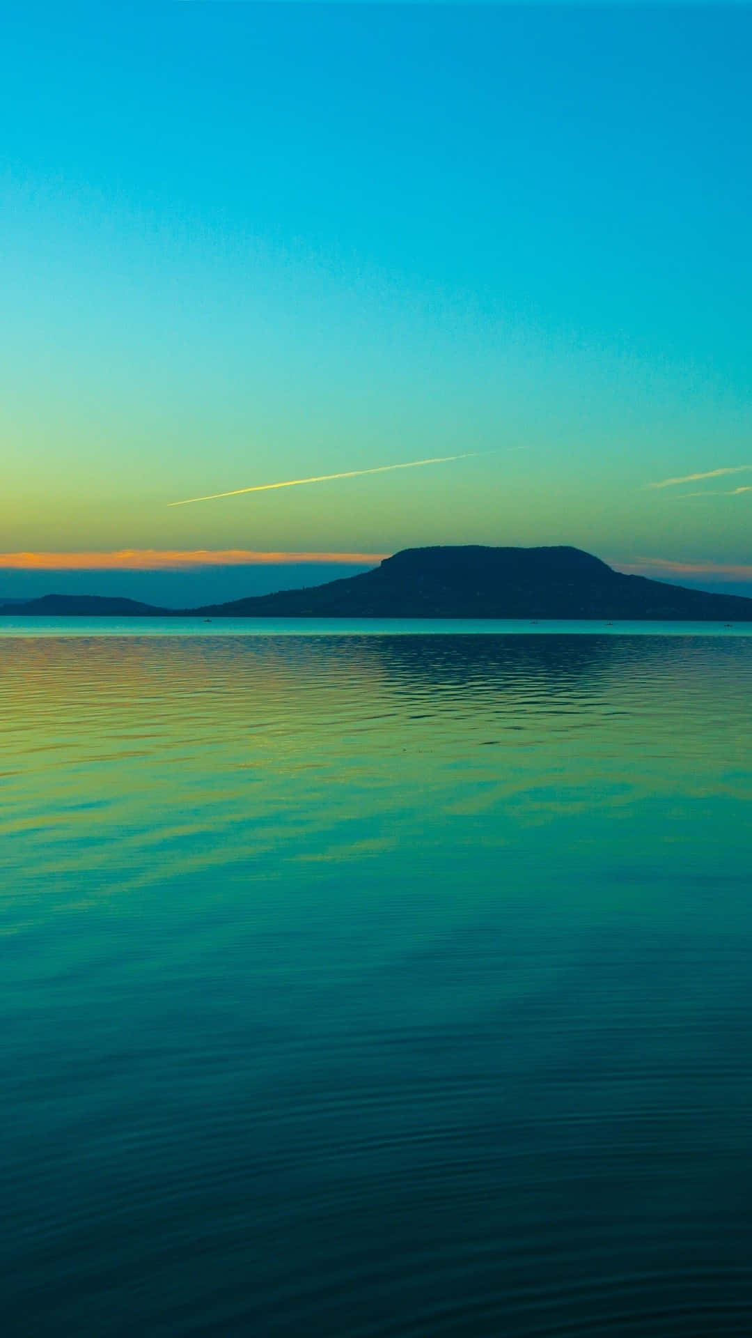 Unwind with a Calming iPhone Wallpaper