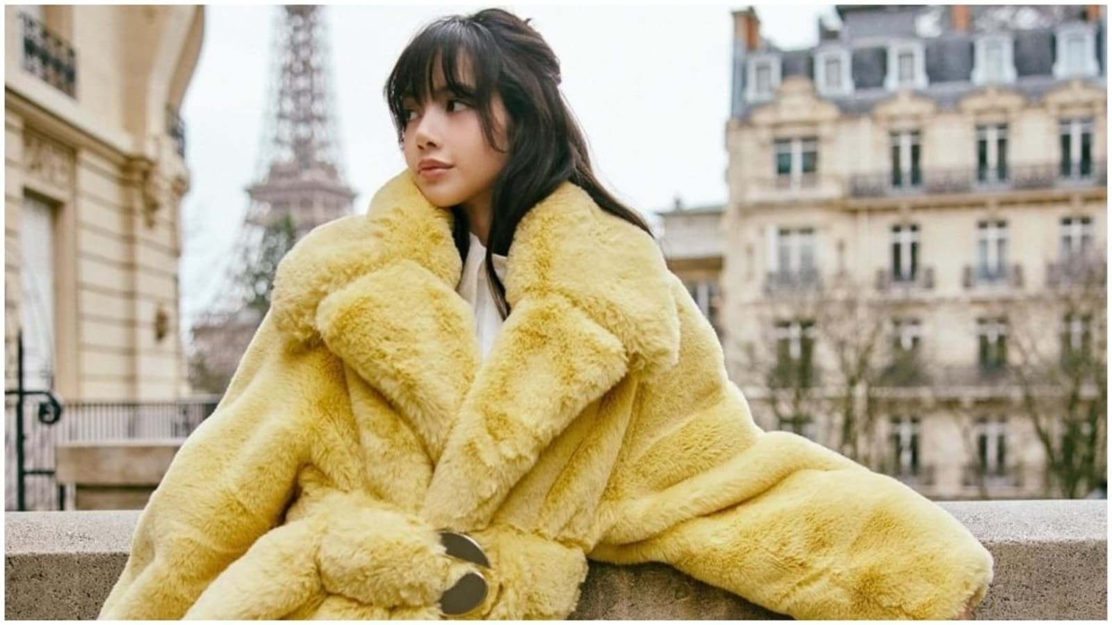 Blackpink's Lisa Shines In Steal Worthy