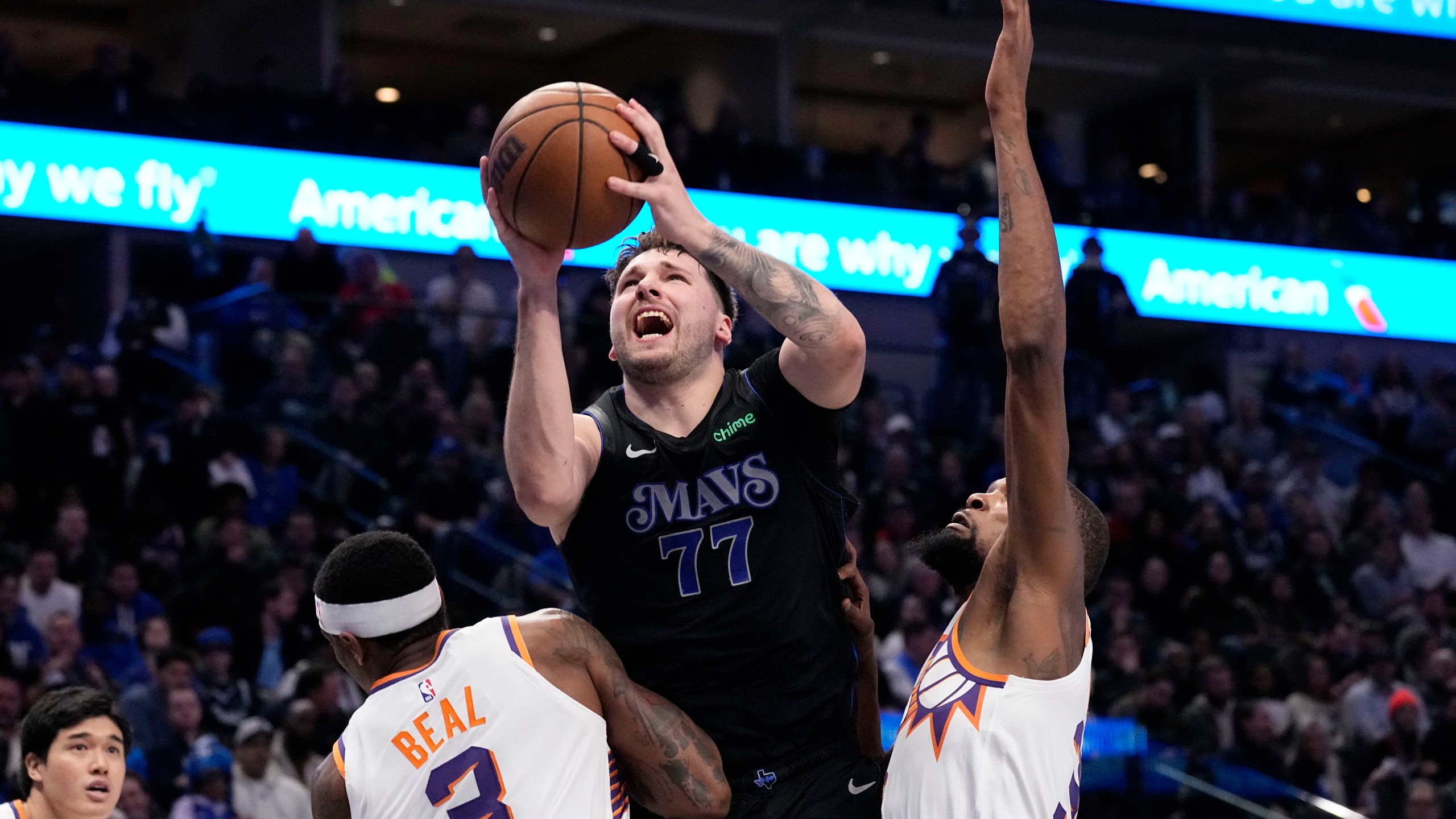 Mavs star Luka Doncic plays role in fan