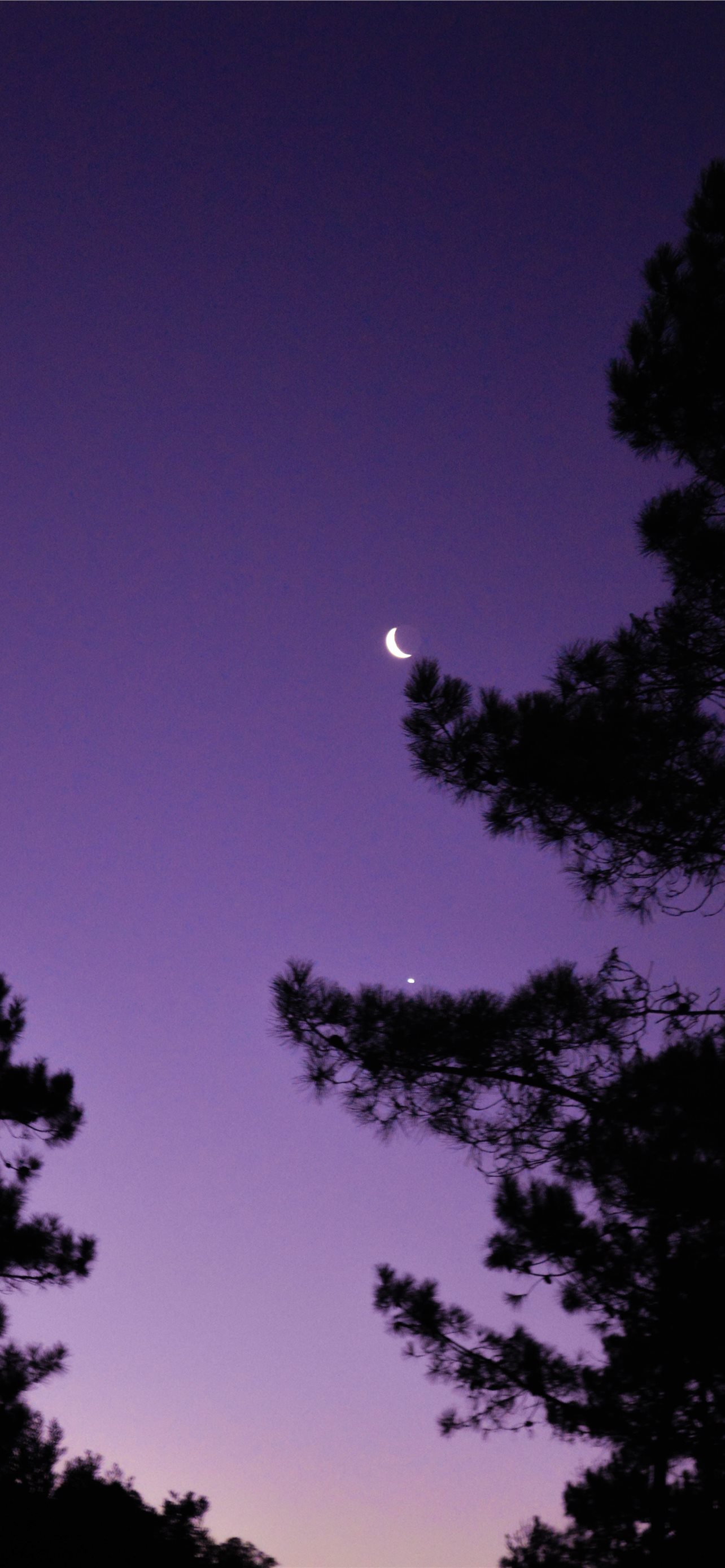 Best Gibbous moon iPhone HD Wallpaper