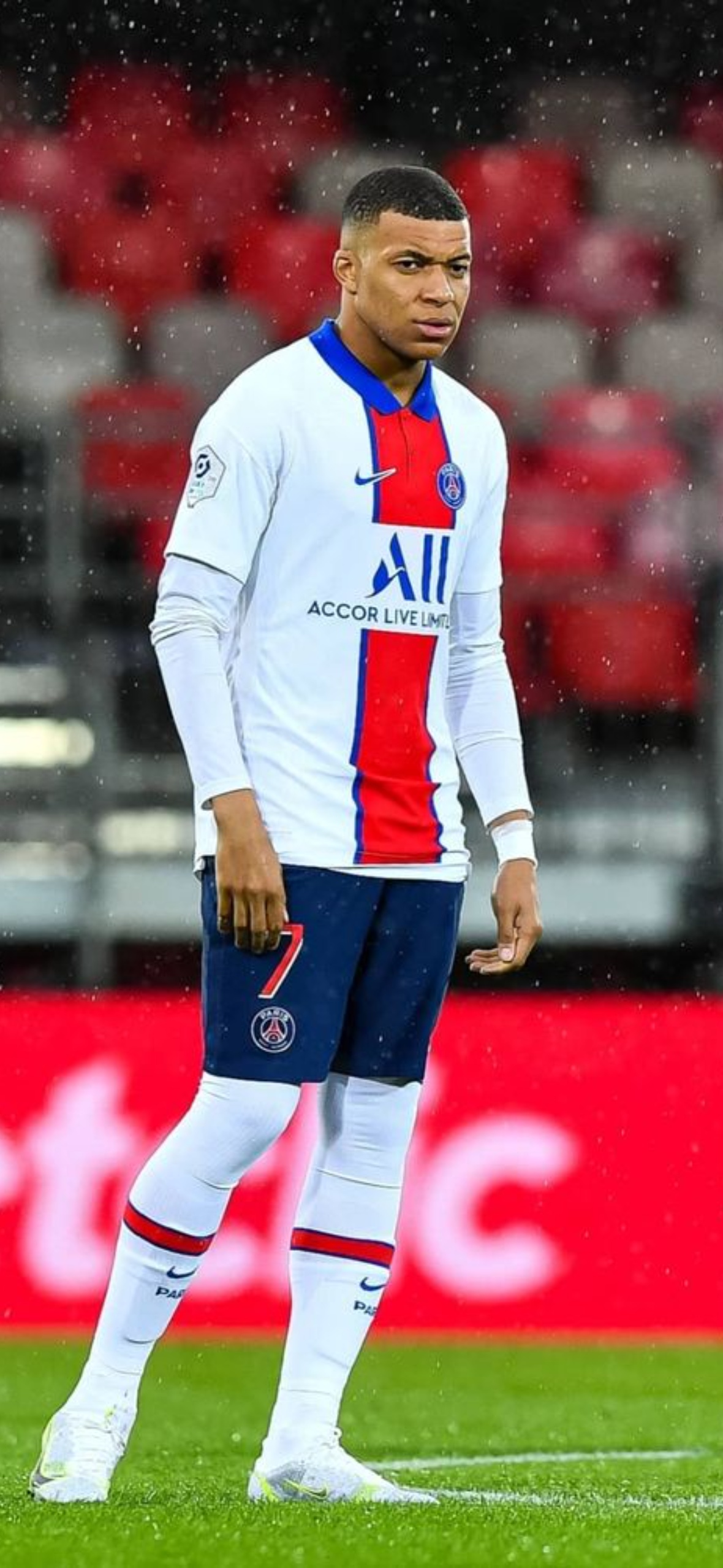 Kylian Mbappé iPhone Wallpaper HQ