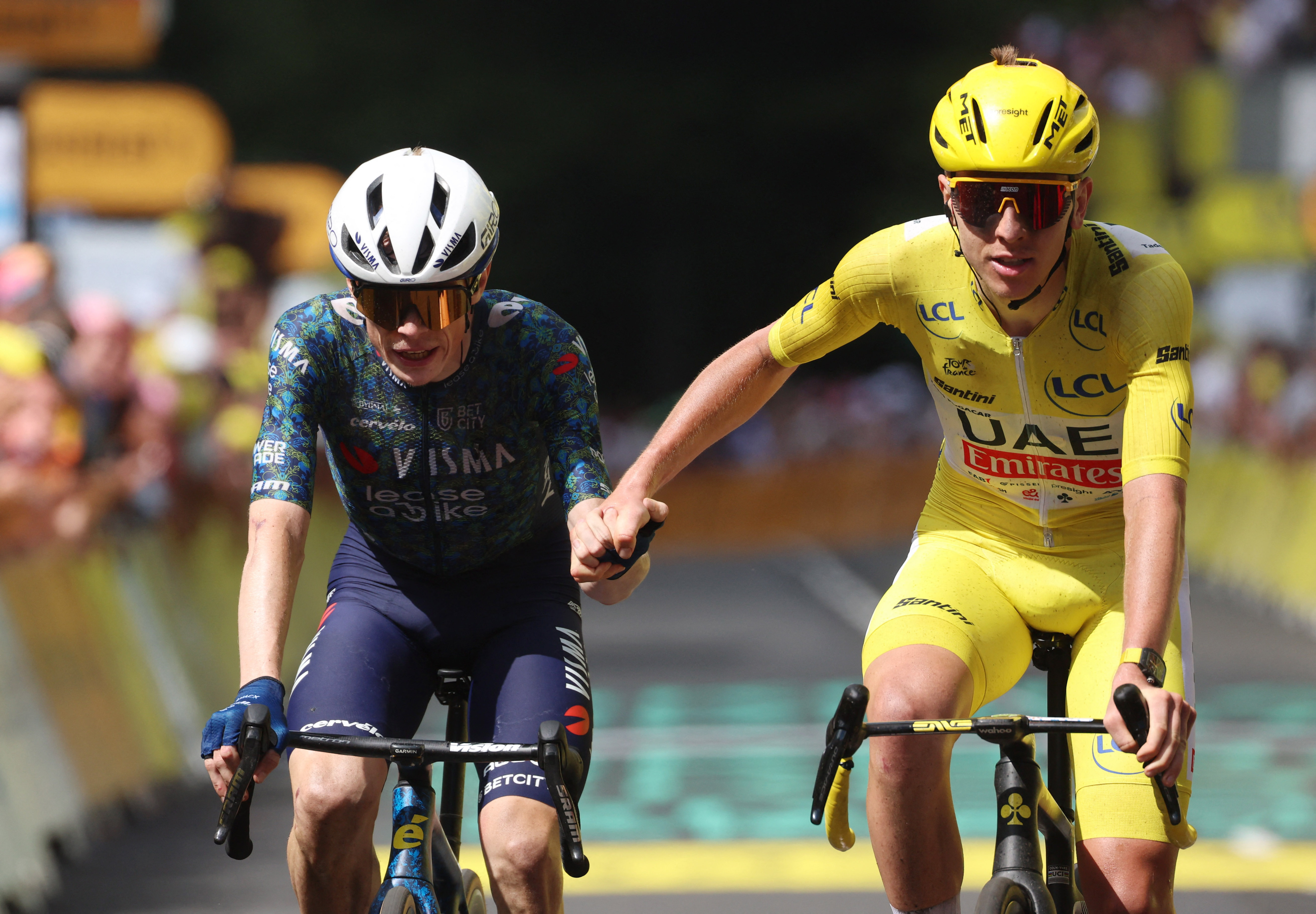 Vingegaard wins Tour de France stage 11