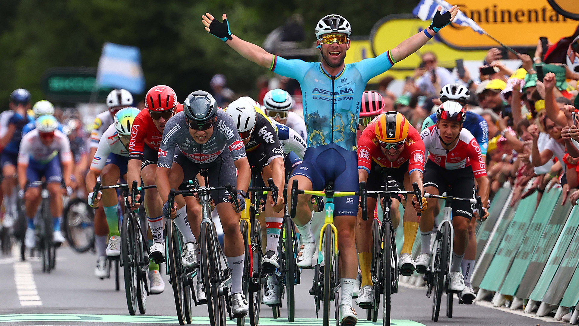 Tour de France. Mark Cavendish secures