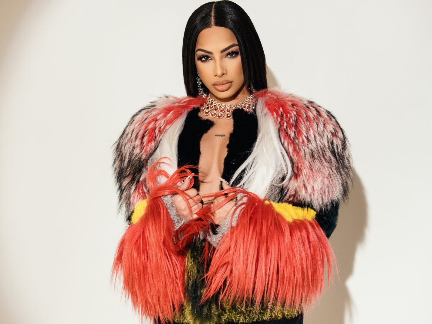 Is a Yailin La Más Viral & Karol G