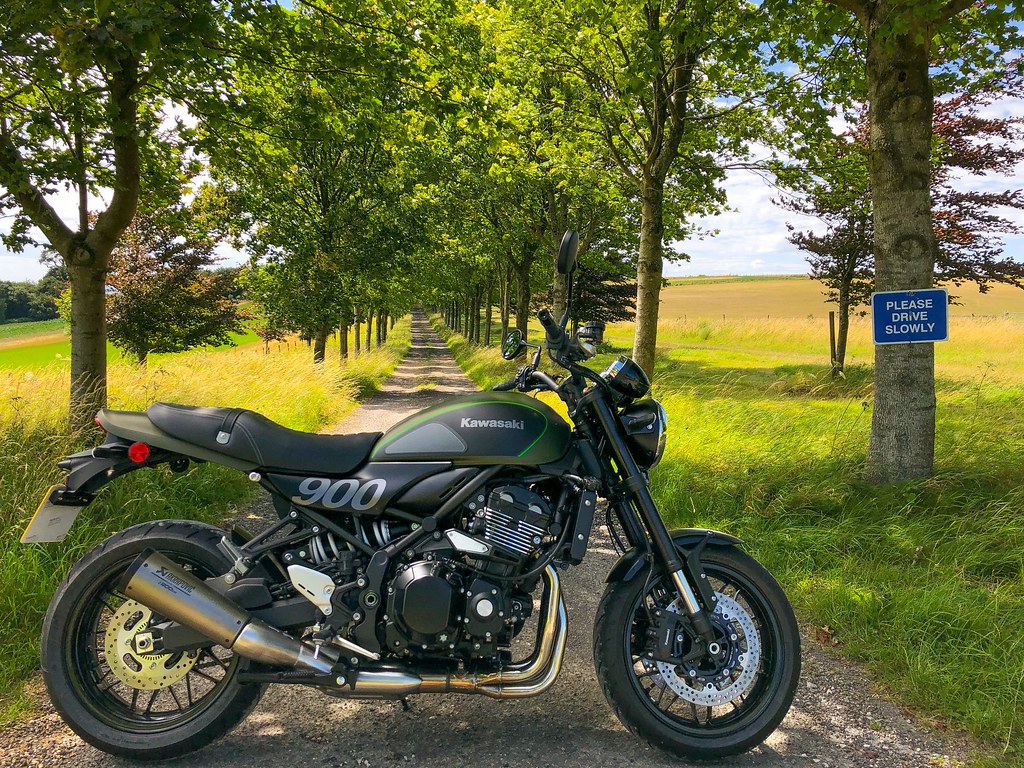 Kawasaki Z900RS Performance. Mike