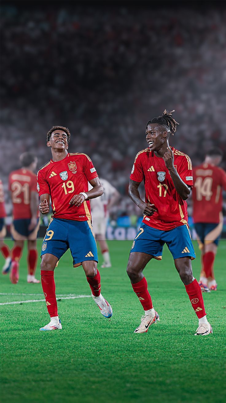 Lamine Yamal and Nico Williams