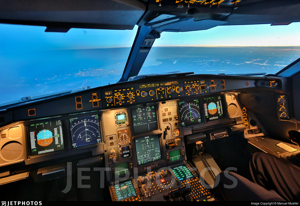 D AIKB. Airbus A330 343. Lufthansa