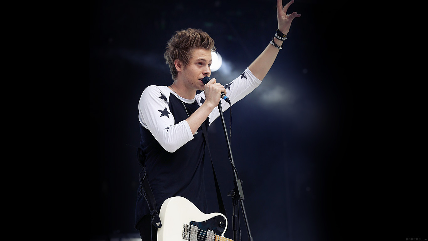desktop, laptop. luke hemmings