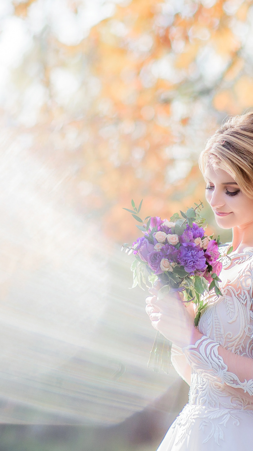 Download wallpaper girl, bouquet, dress