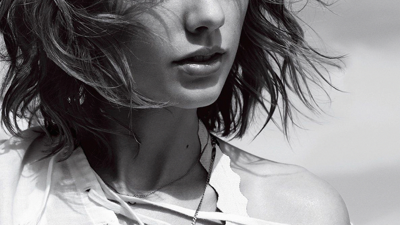 Taylor Swift Dark Bw Artist