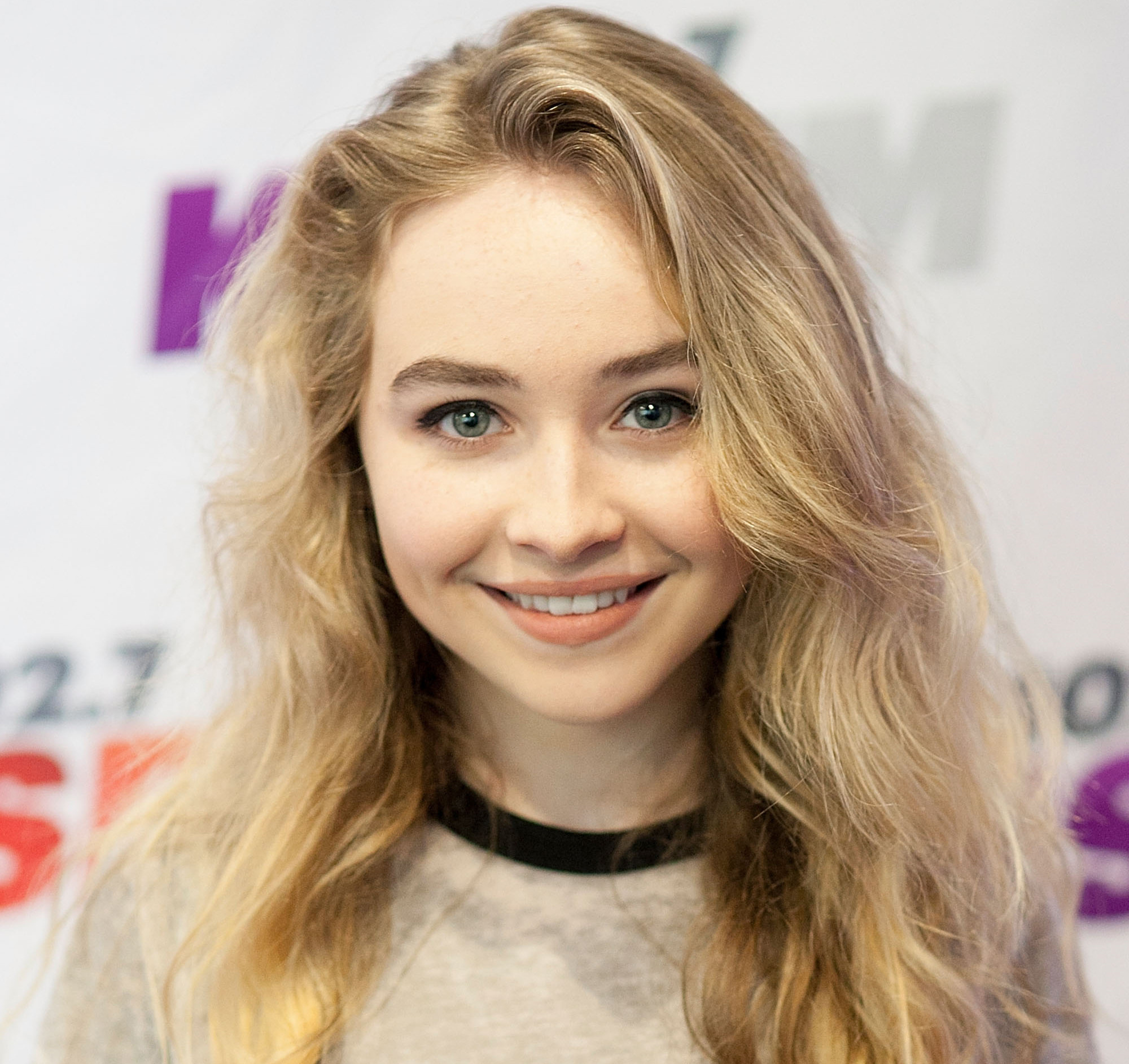 Sabrina Carpenter Wallpaper