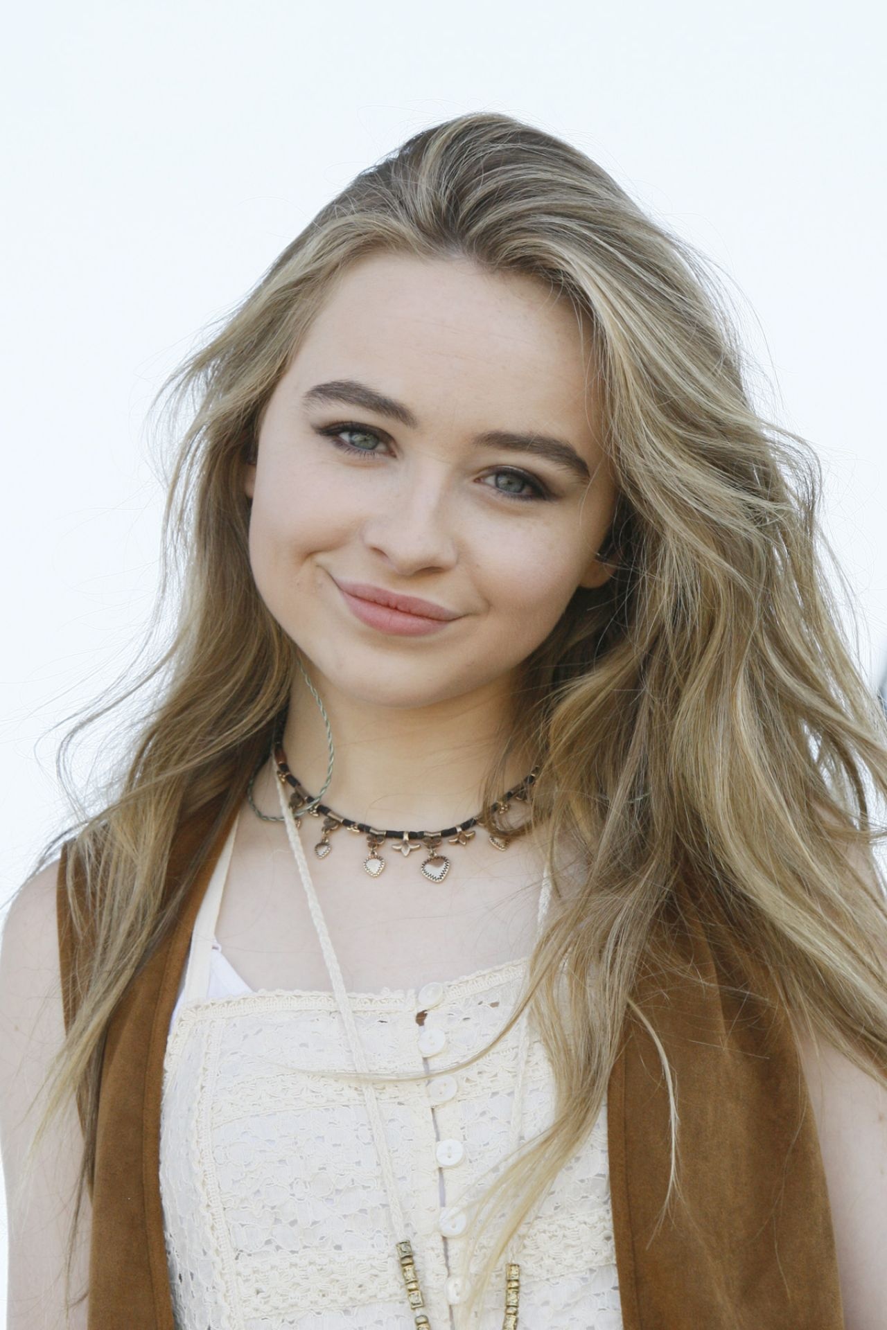 Sabrina Carpenter Wallpaper