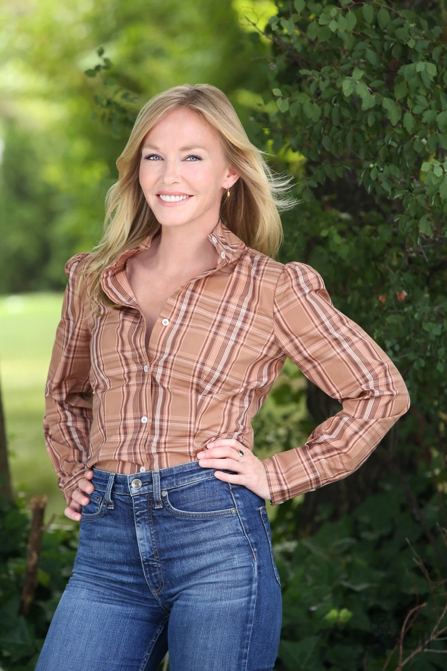 Kelli Giddish Beauti Mag