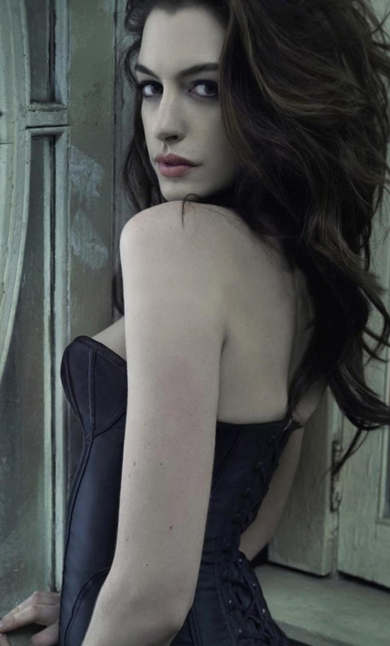 Anne Hathaway Corset iPhone 6