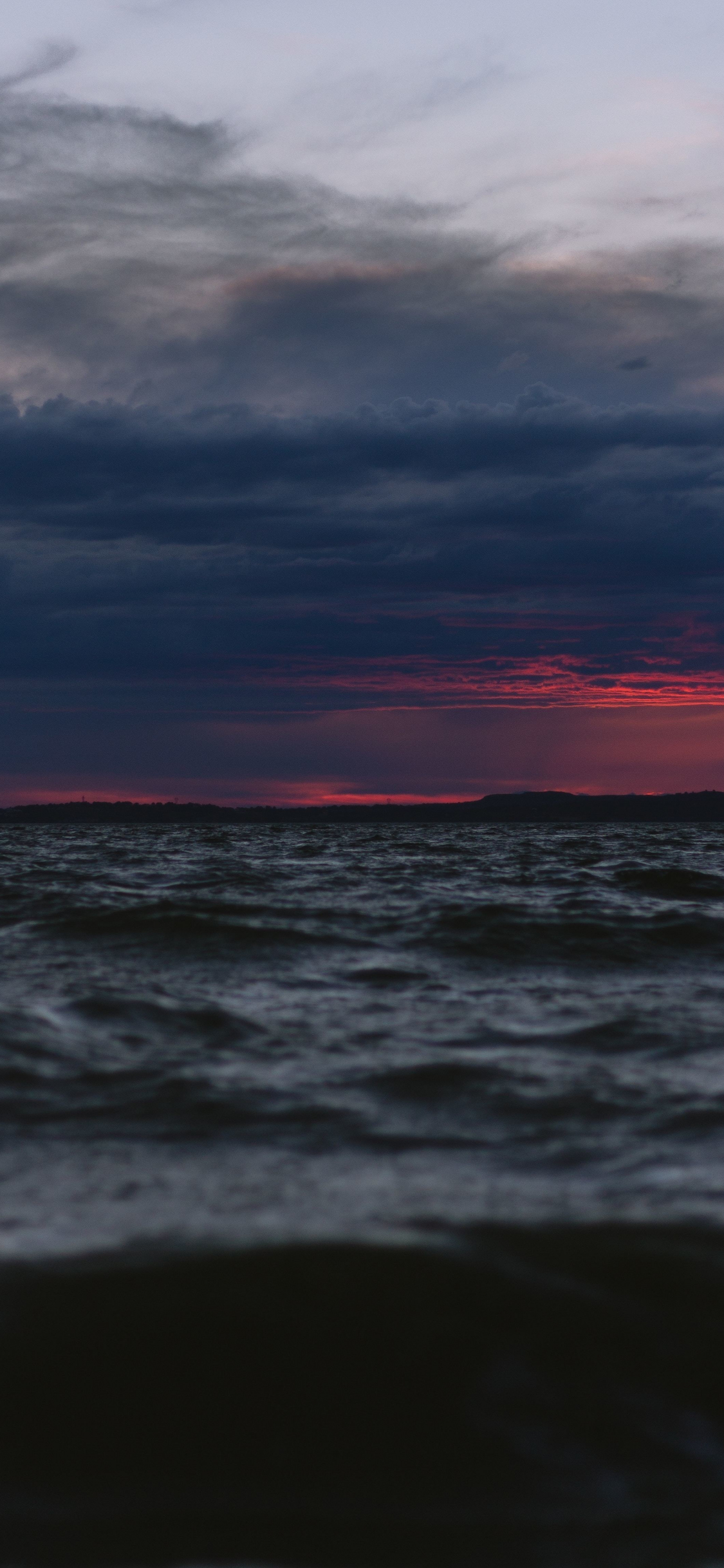 Download wallpaper 1125x2436 sea, dark