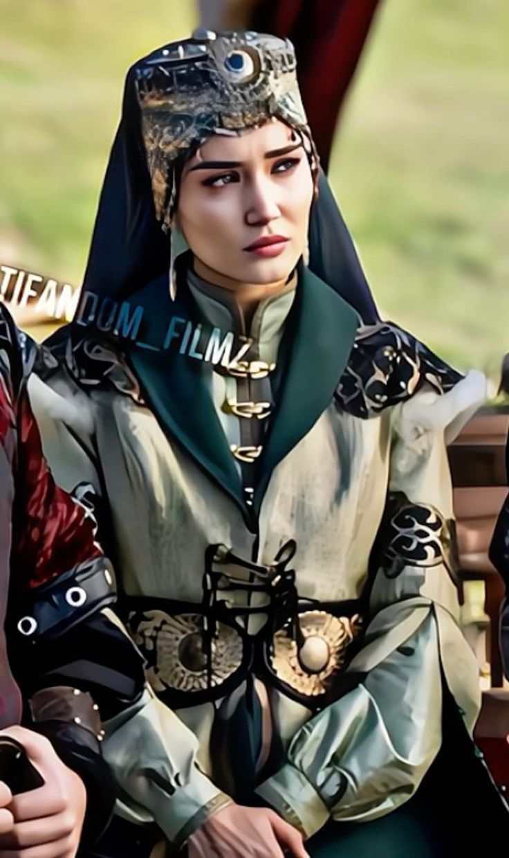 Elcim Hatun the outfit looks nicee