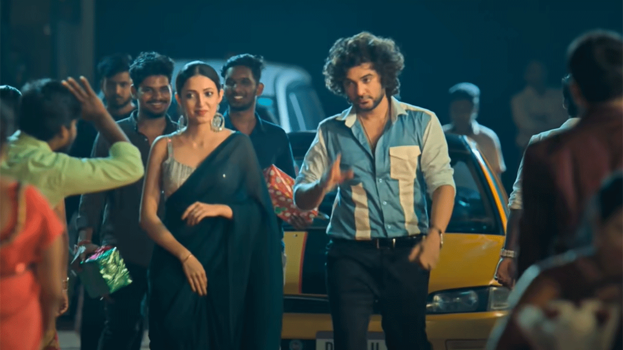 DJ Tillu Movie: Showtimes, Review