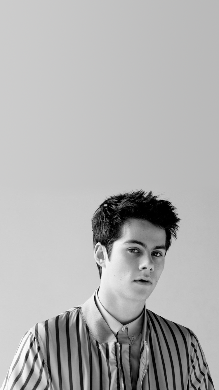 Dylan O'Brien wallpaper for iPhone 6s