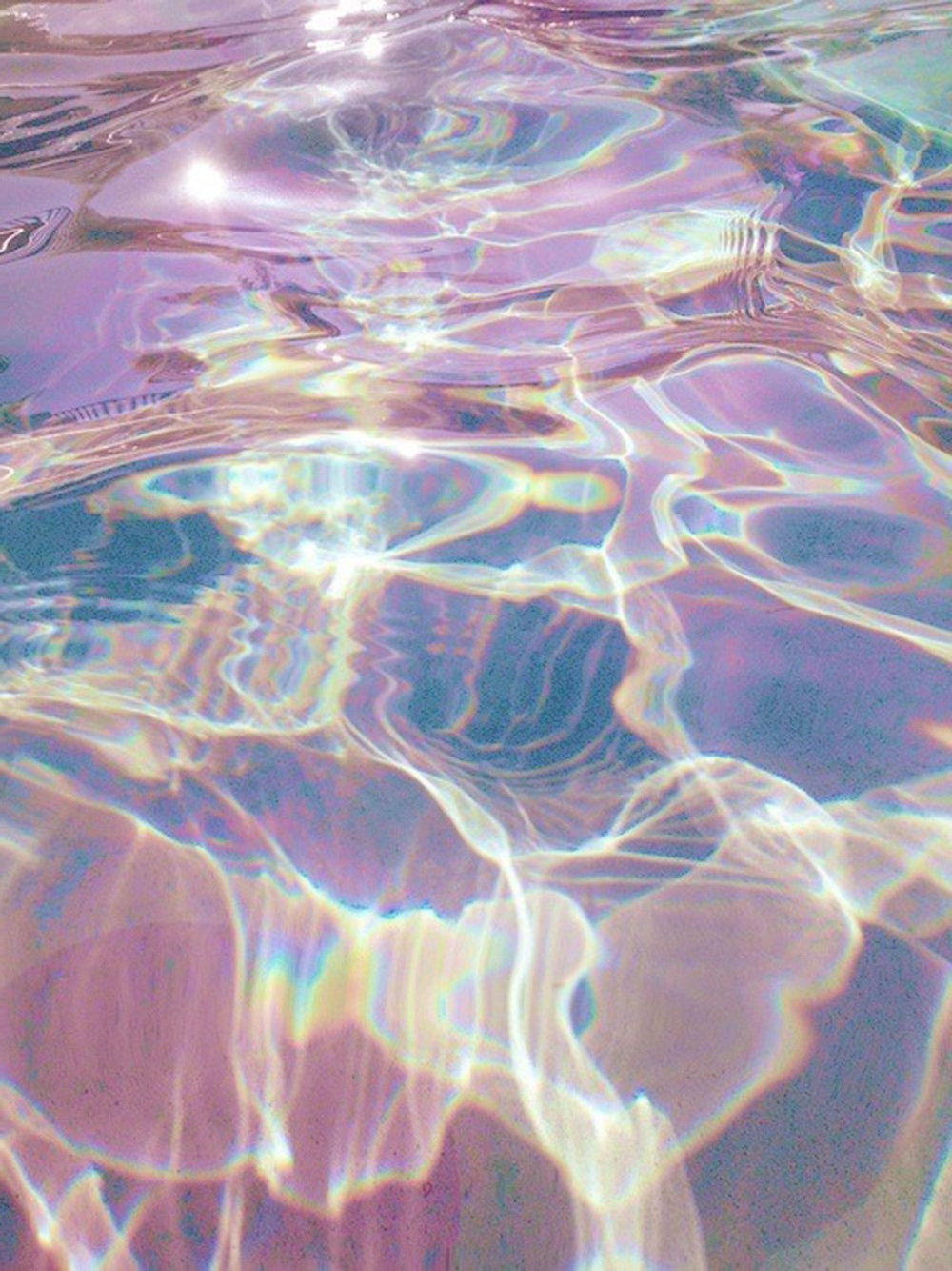 holographic iridescent water effect