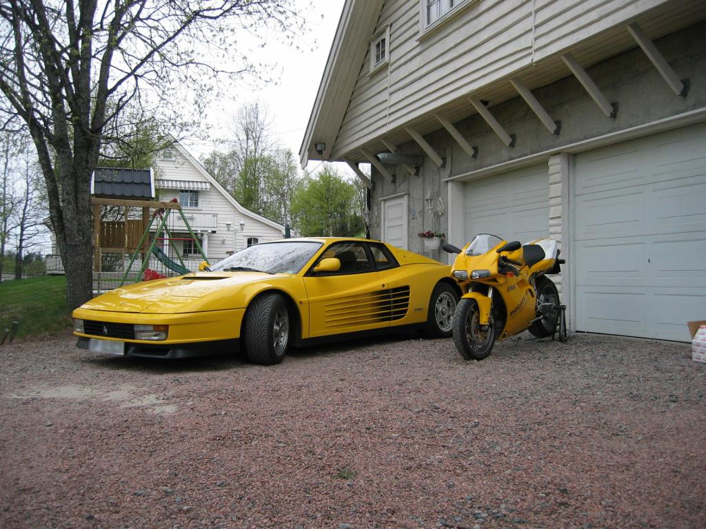 Ferrari Testarossa picture