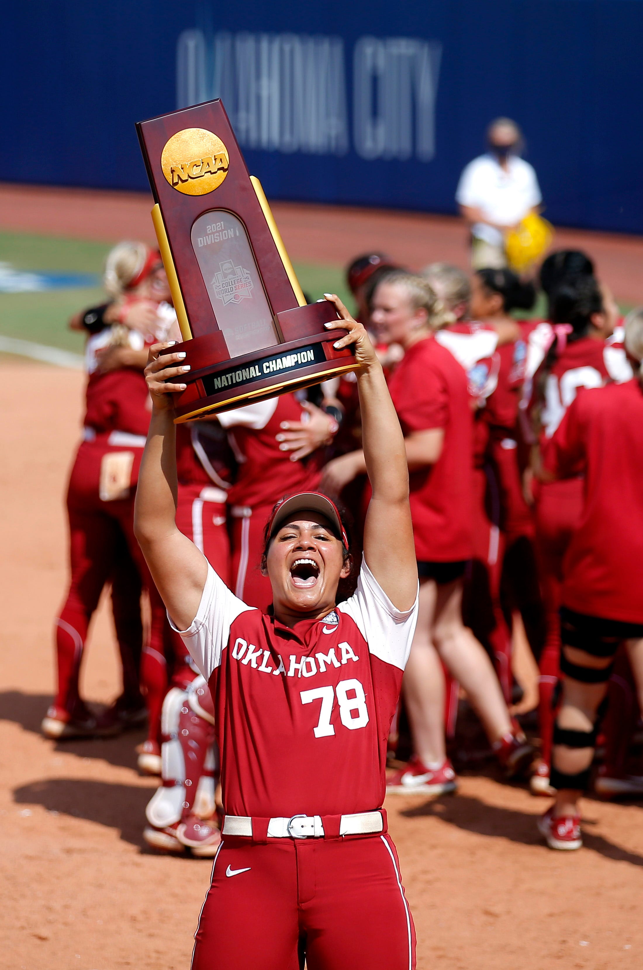 OU softball star Jocelyn Alo photo