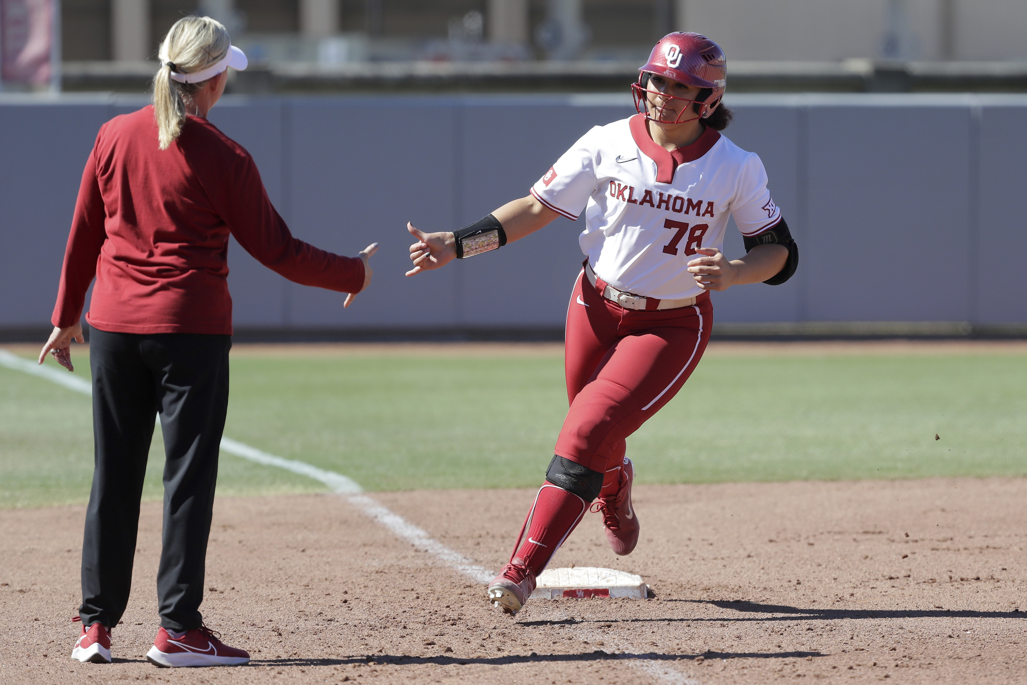 Jocelyn Alo hits 100th career home run