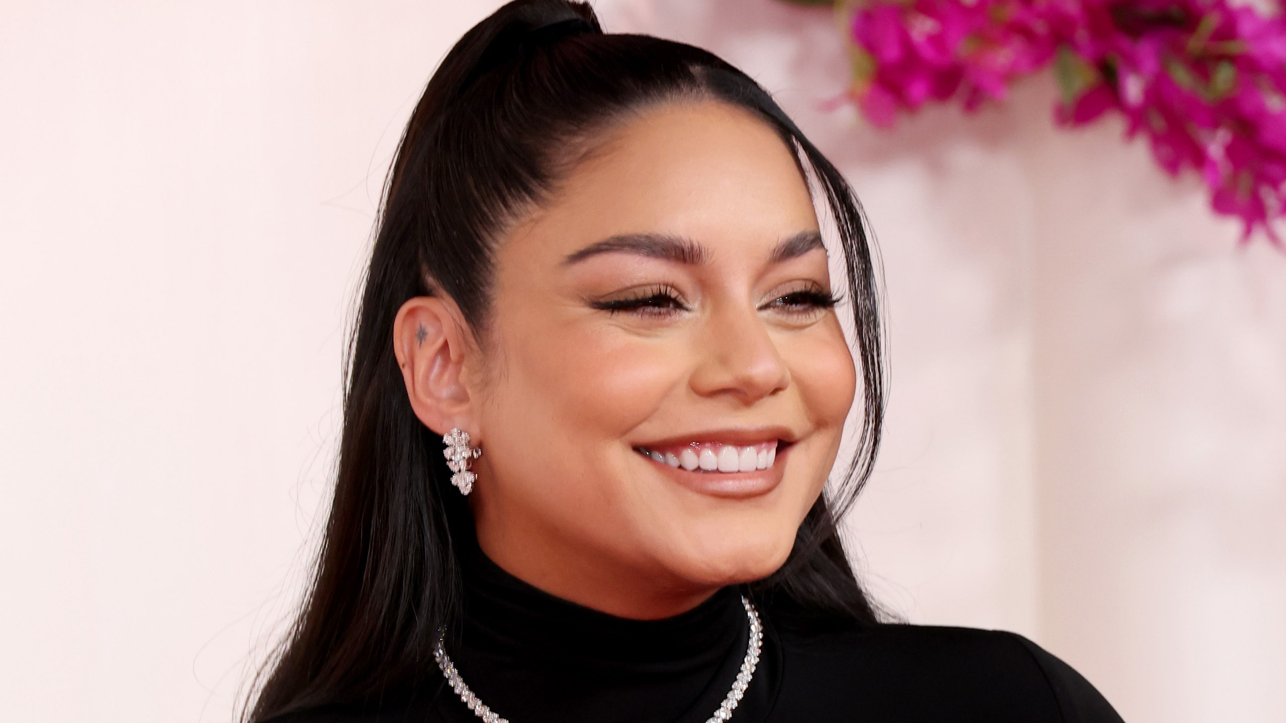Vanessa Hudgens Announced Her Pregnancy
