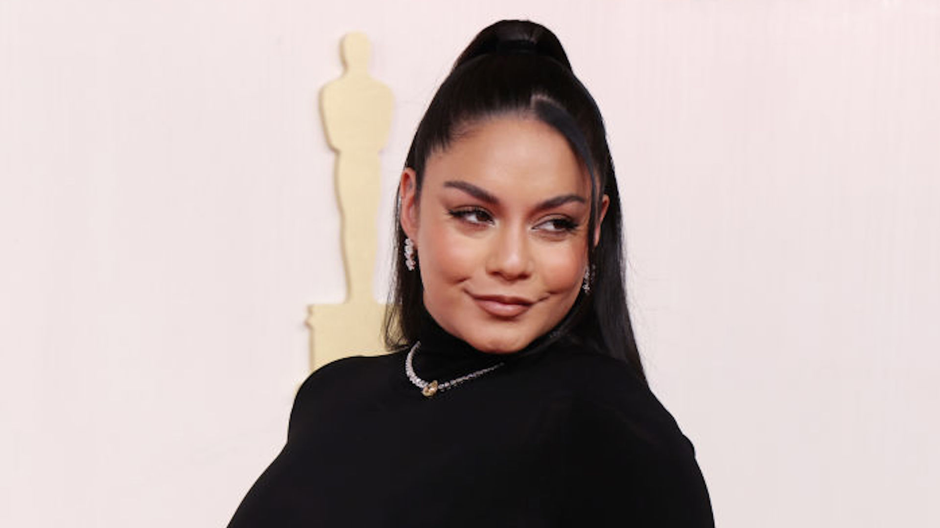 Vanessa Hudgens Pregnant: See Baby Bump