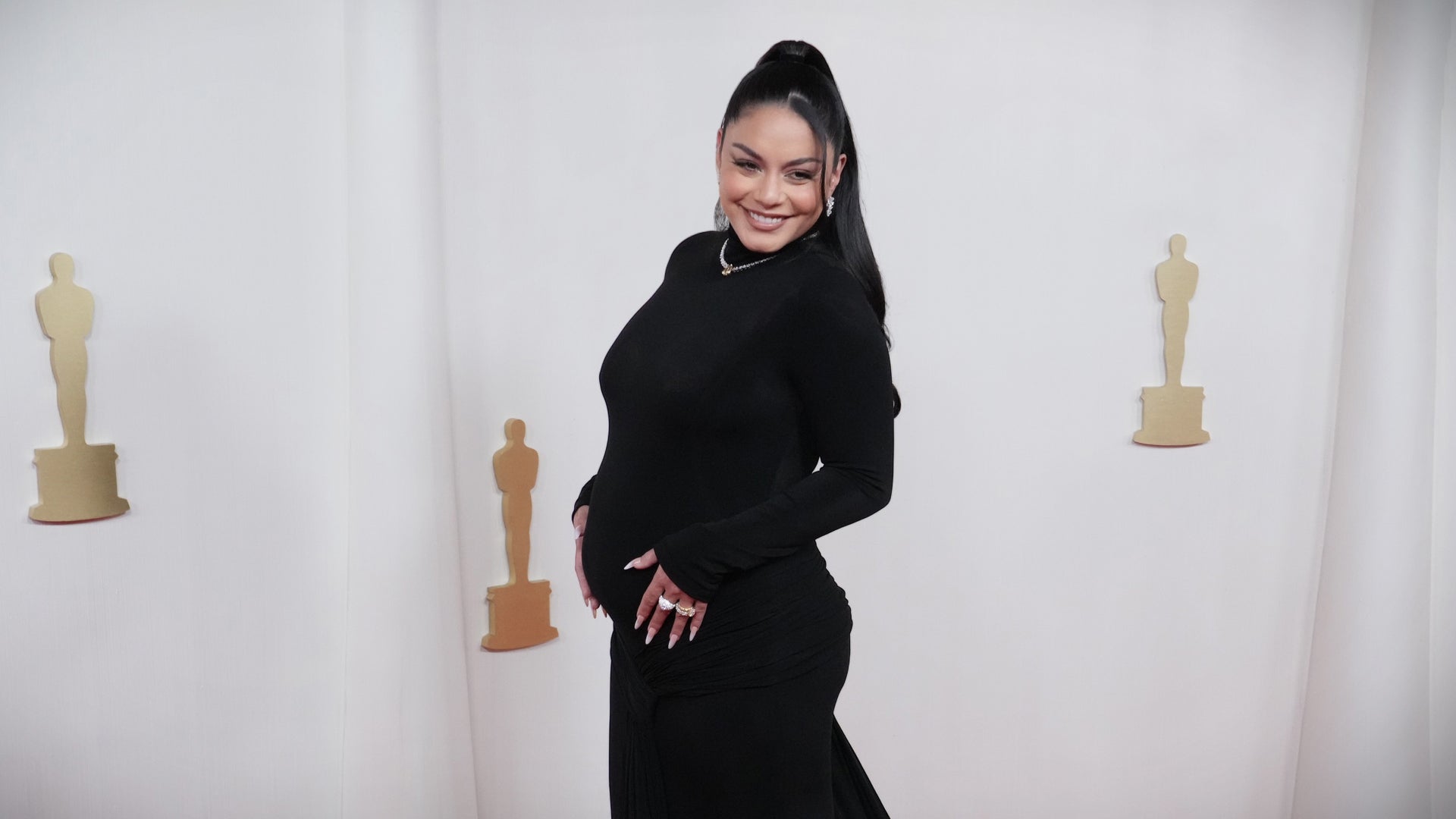 Vanessa Hudgens Gives Birth to Her