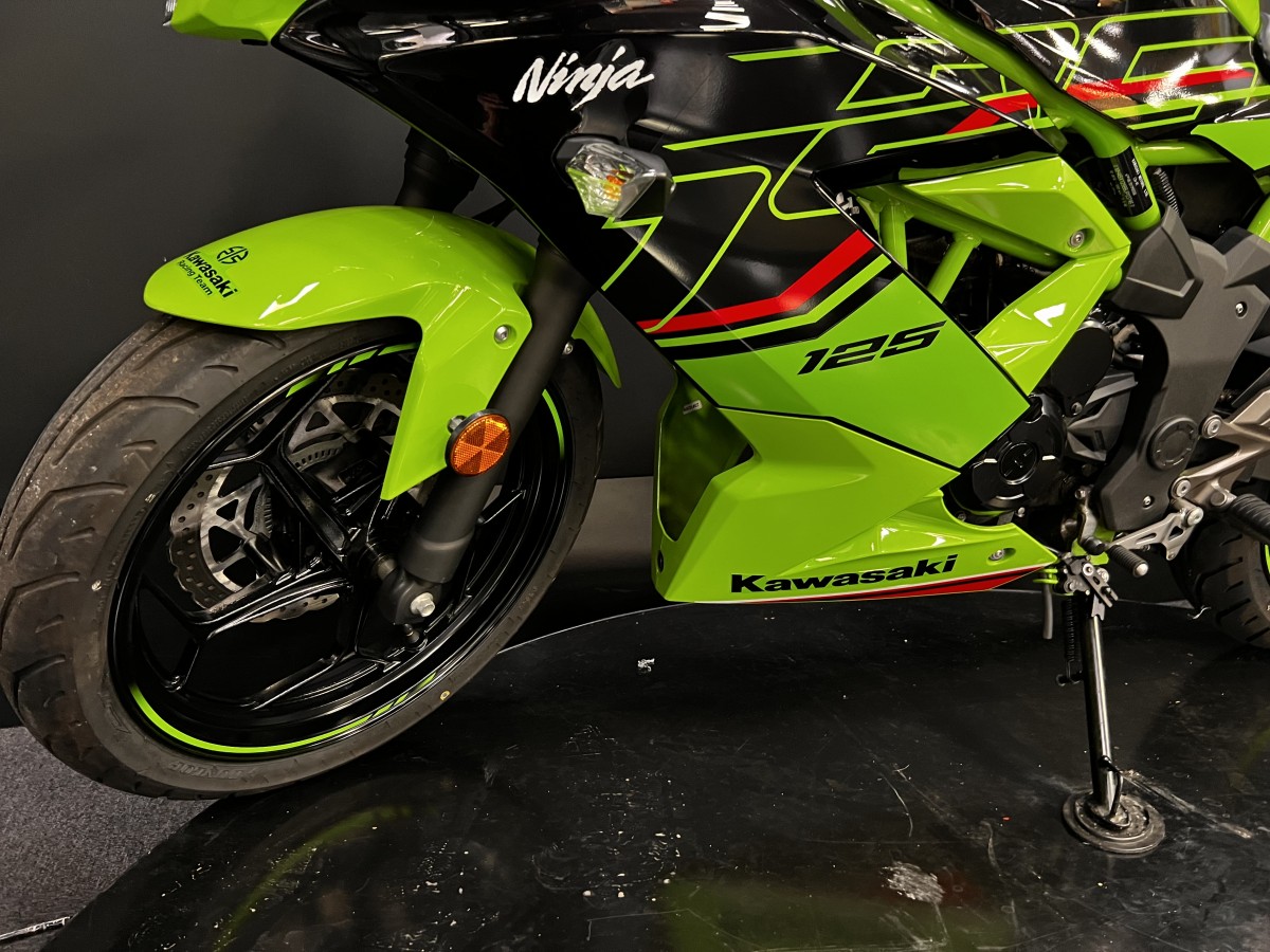 For Sale KAWASAKI NINJA125 £3999.00