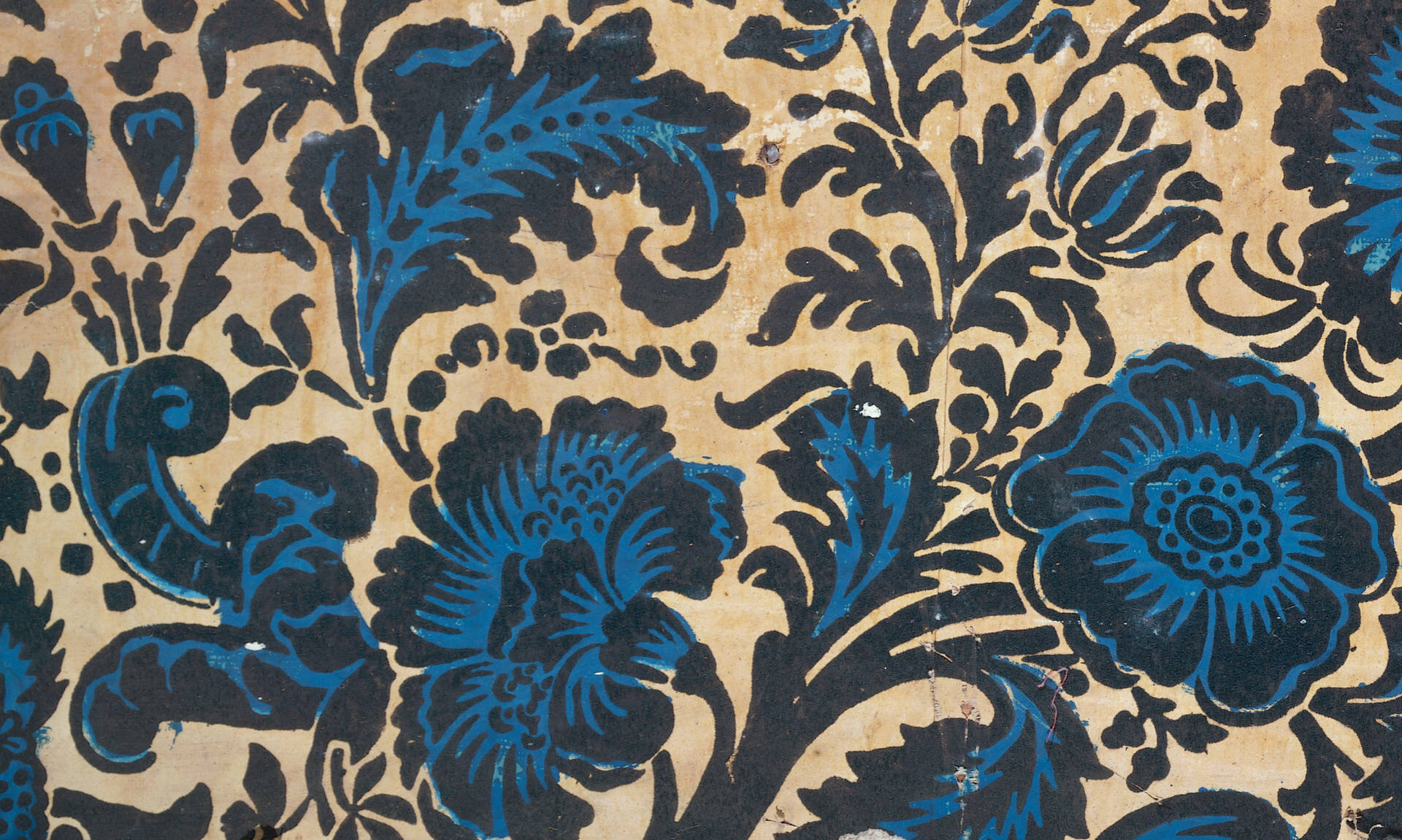 Traditional Georgian Wallpaper