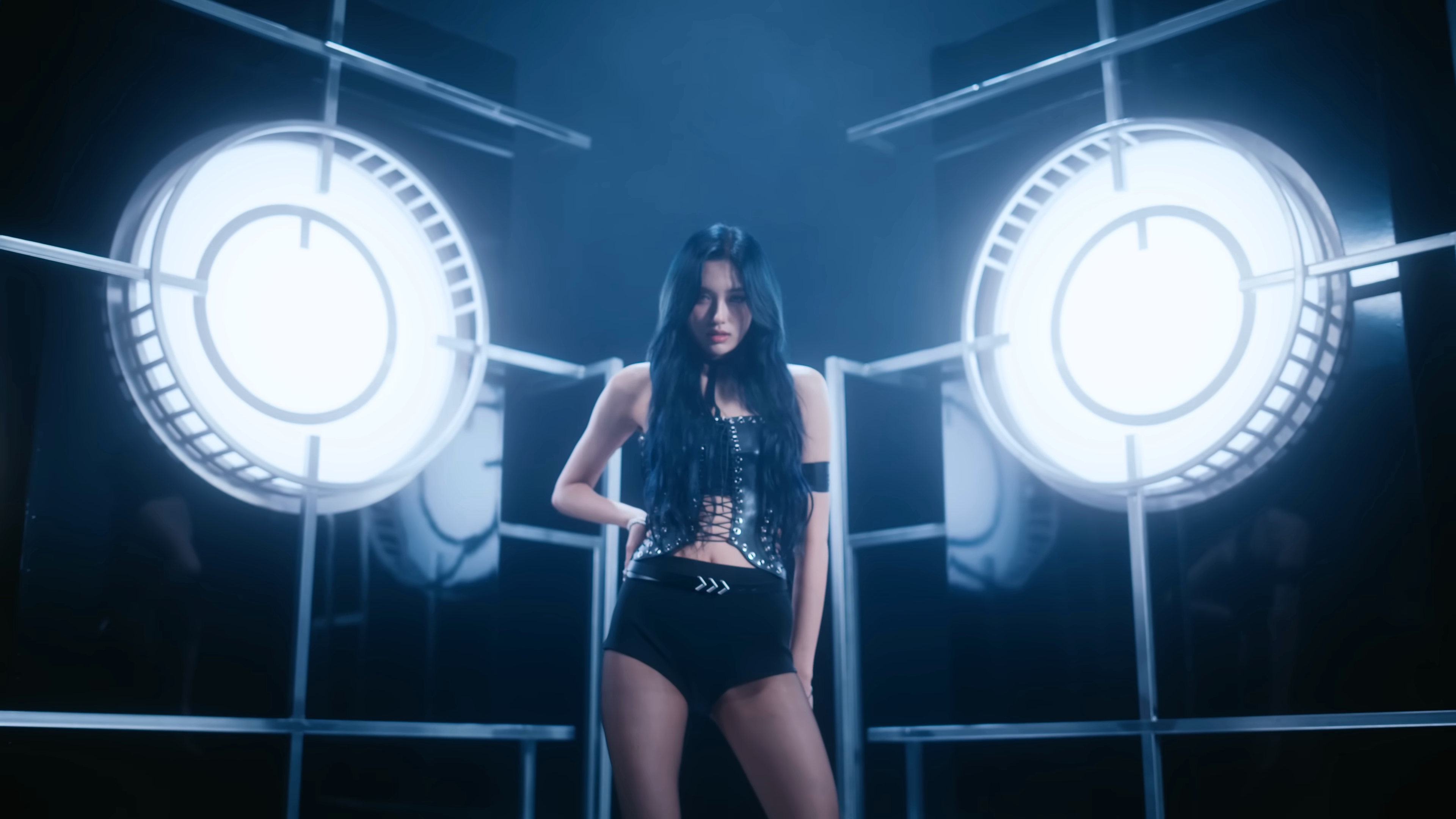 EVERGLOW Who's Who Pop