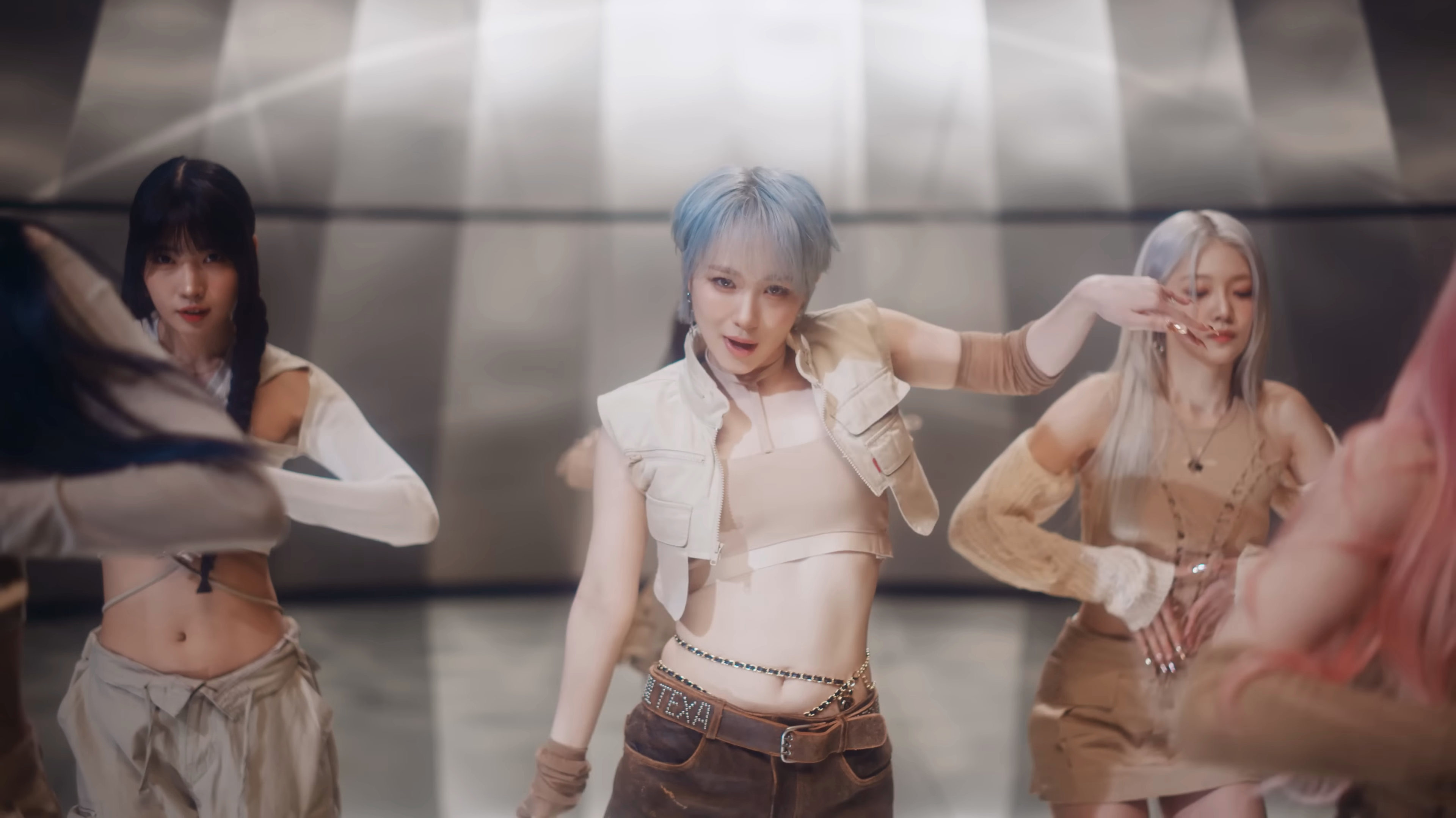 EVERGLOW Who's Who Pop