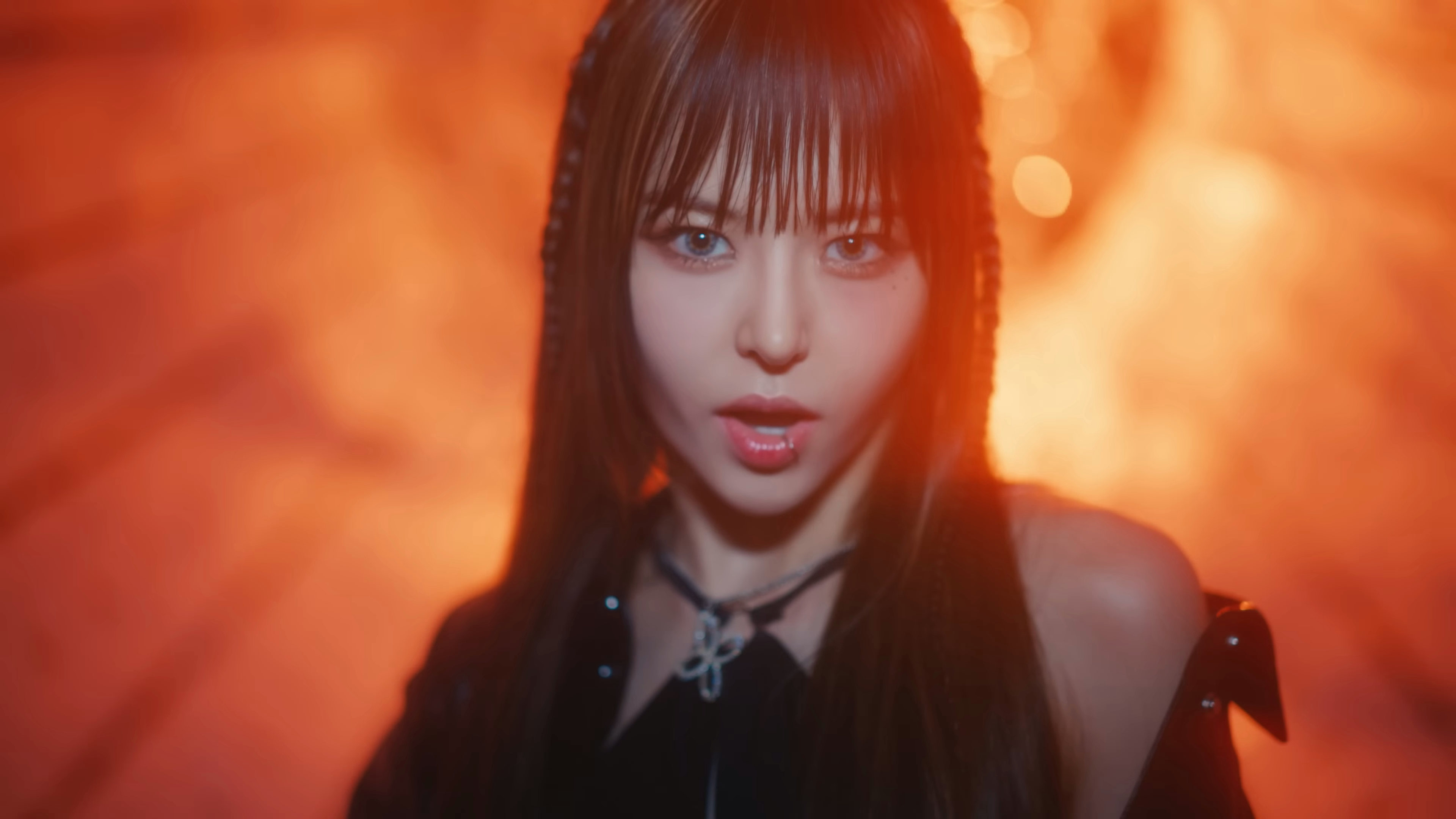 EVERGLOW Who's Who Pop