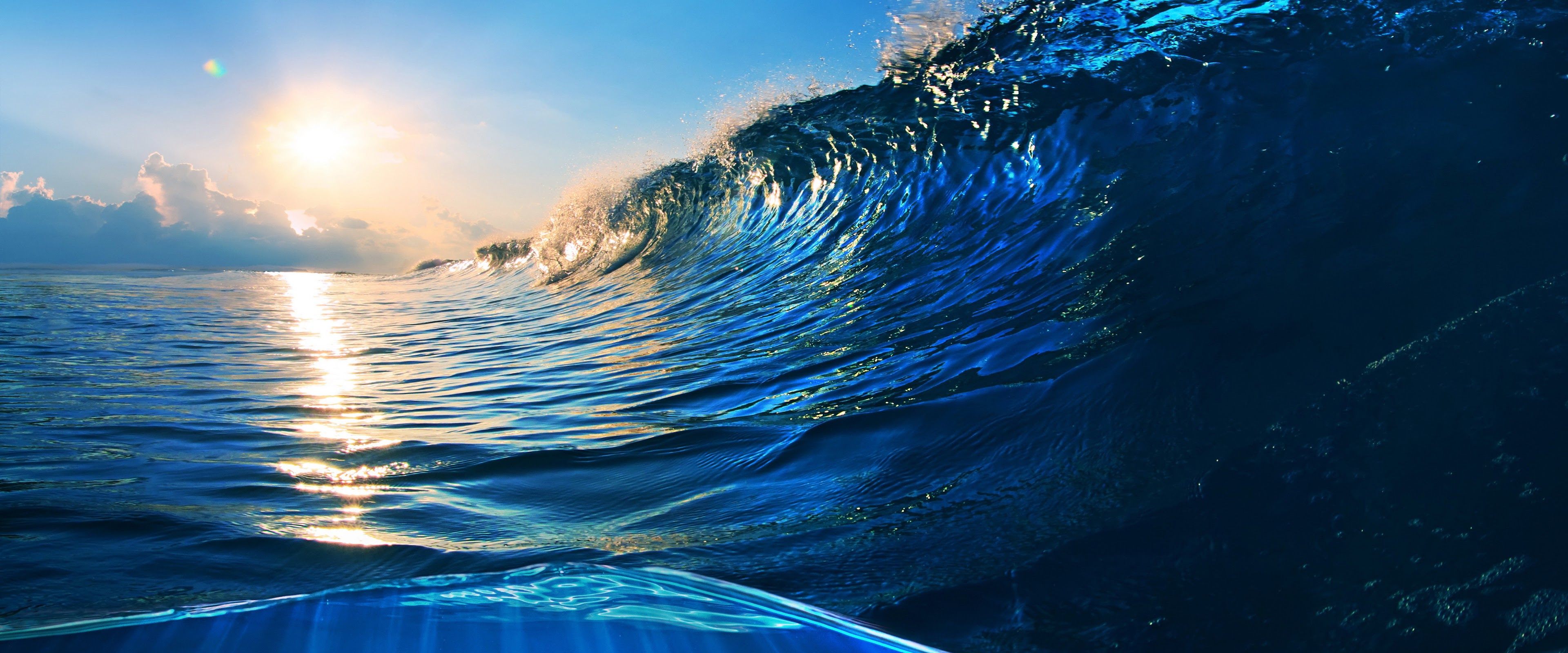 Ocean Waves Sunlight Scenery 4K