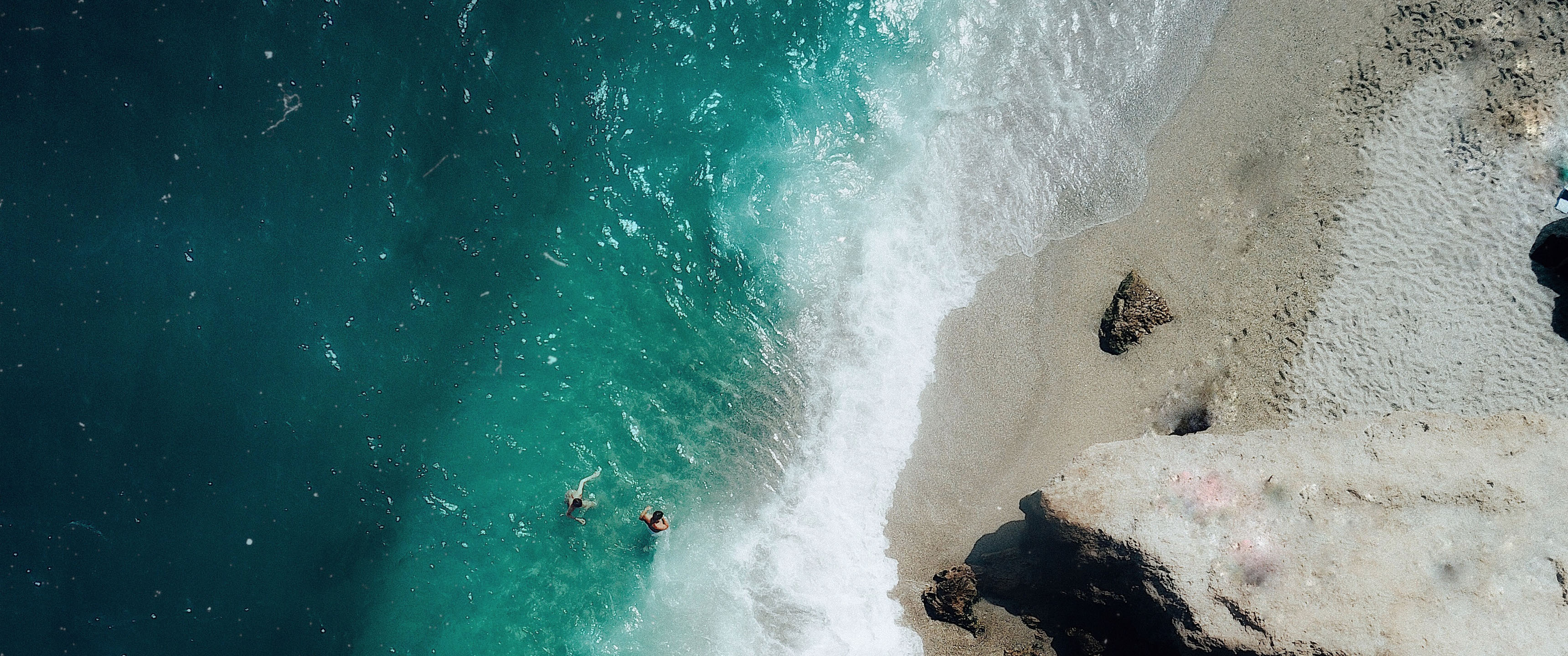 Emerald Beach 21:9 Wallpaper