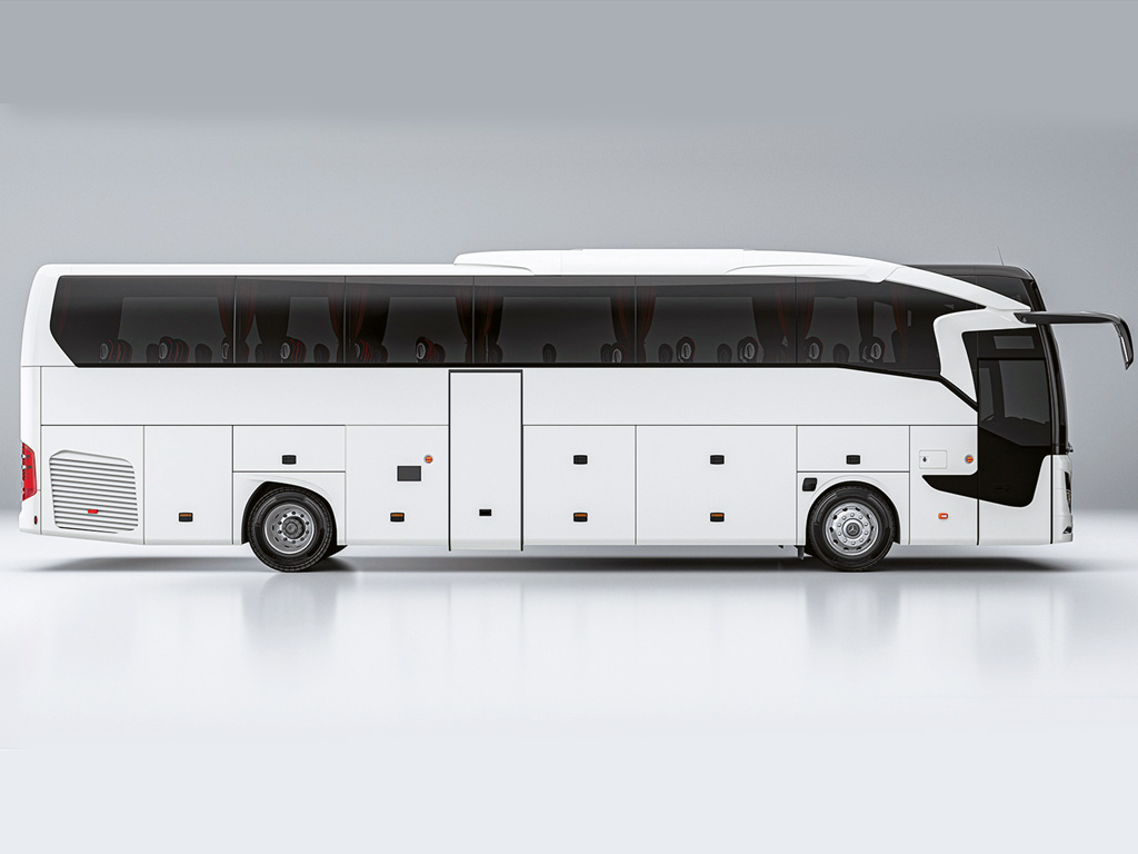 Mercedes Benz Travego: Driving Safe