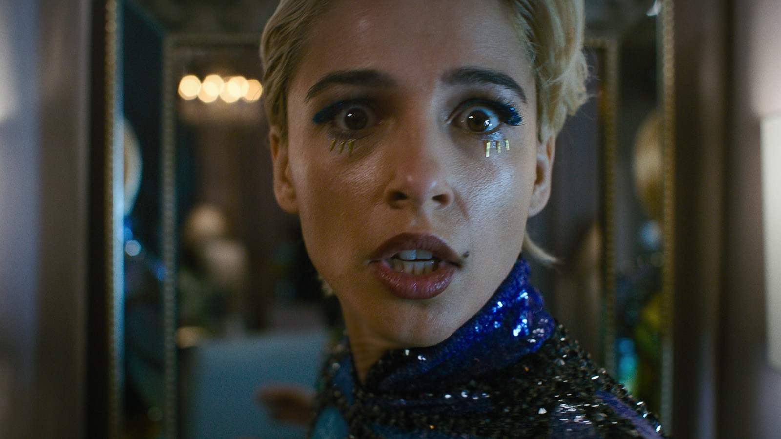 Naomi Scott Is a Pop Star Pursued