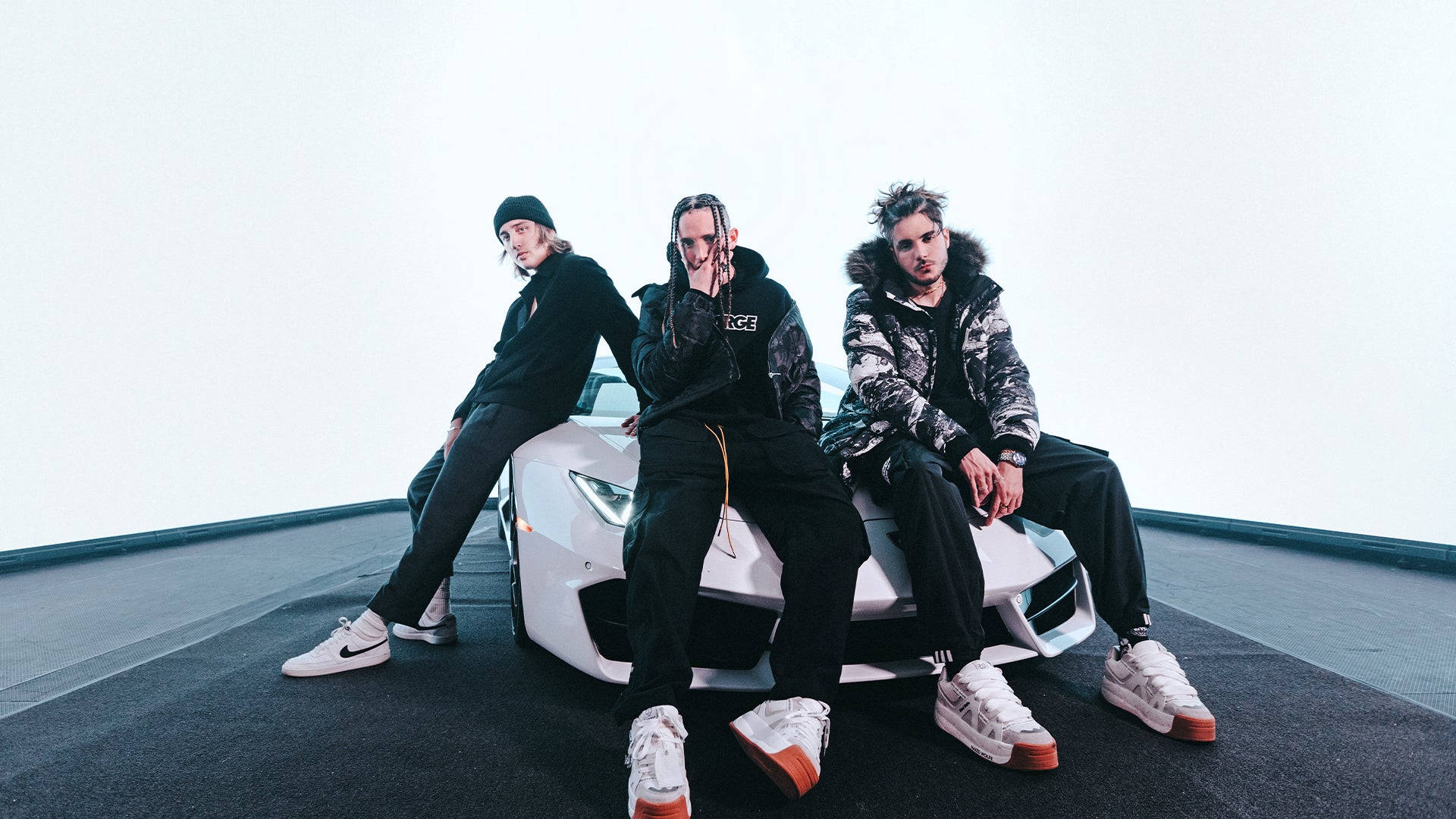 Ladda ner Chaseatlantic Cool Pose På